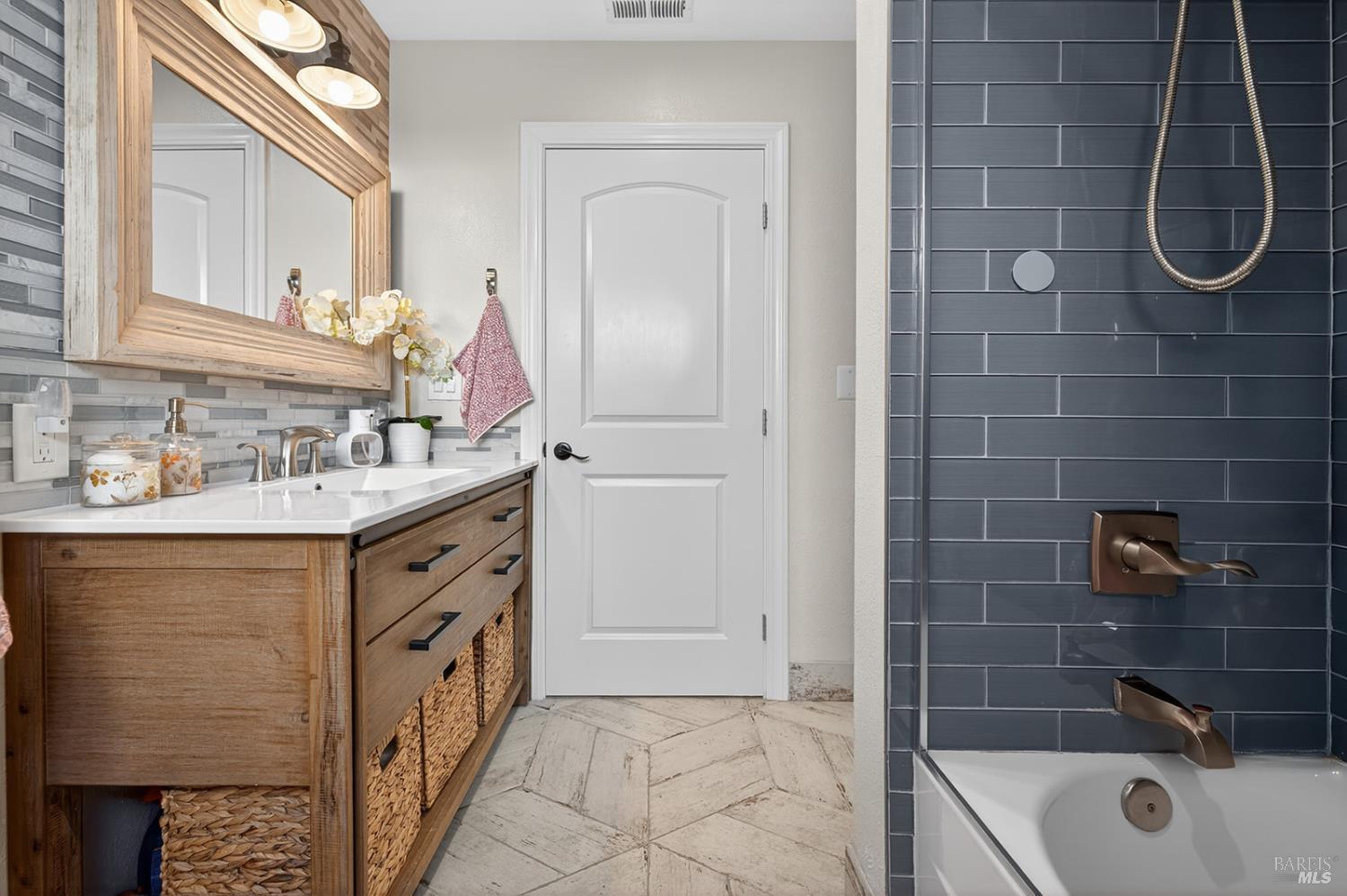 Detail Gallery Image 37 of 69 For 5846 Monte Verde Dr, Santa Rosa,  CA 95409 - 4 Beds | 2/1 Baths