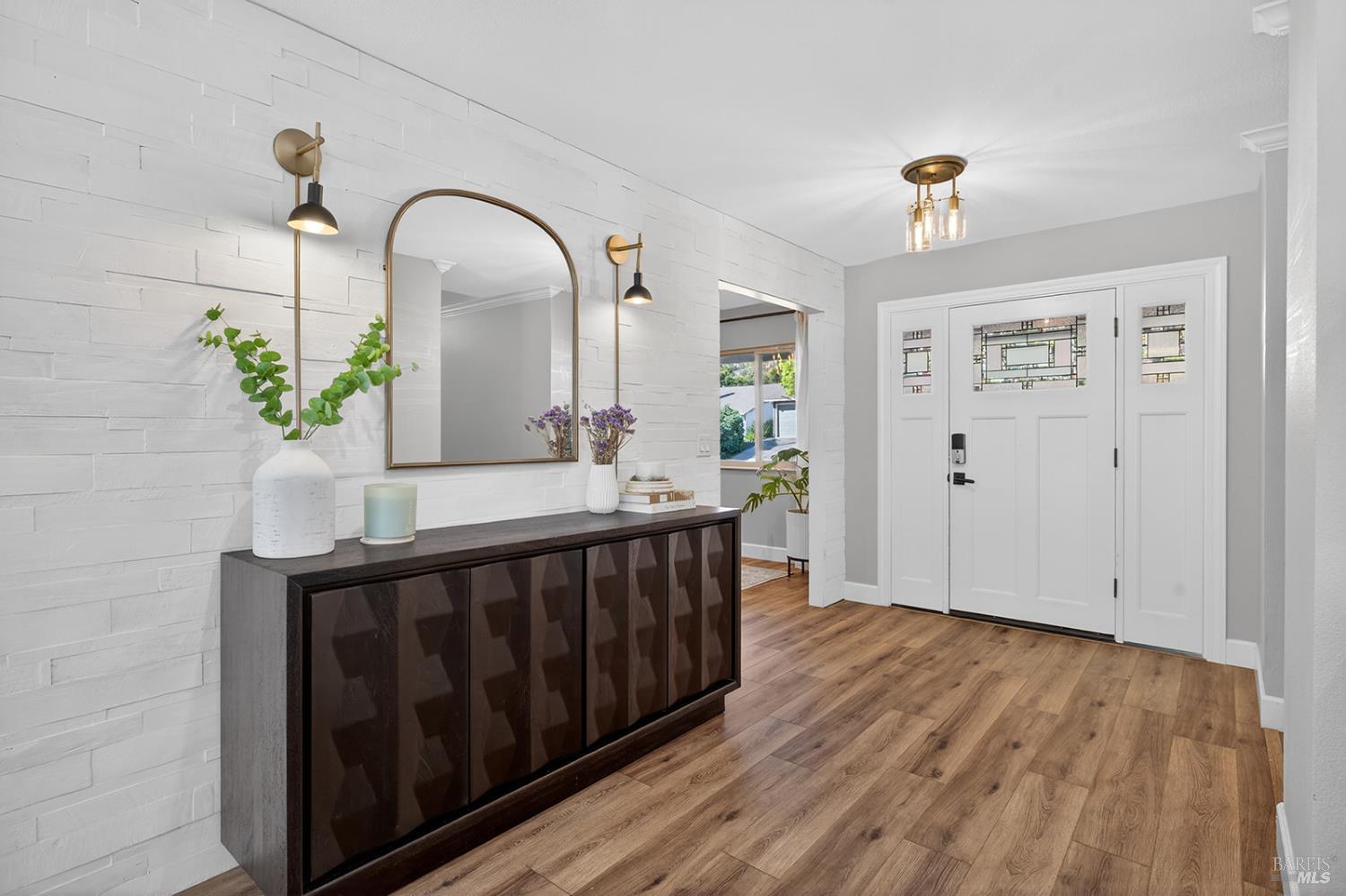 Detail Gallery Image 9 of 69 For 5846 Monte Verde Dr, Santa Rosa,  CA 95409 - 4 Beds | 2/1 Baths