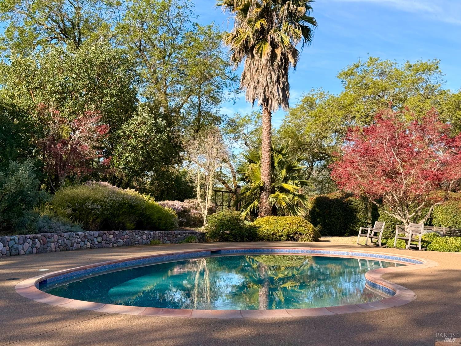 Detail Gallery Image 4 of 19 For 12801 Valley View Dr, Ukiah,  CA 95482 - 3 Beds | 2/1 Baths