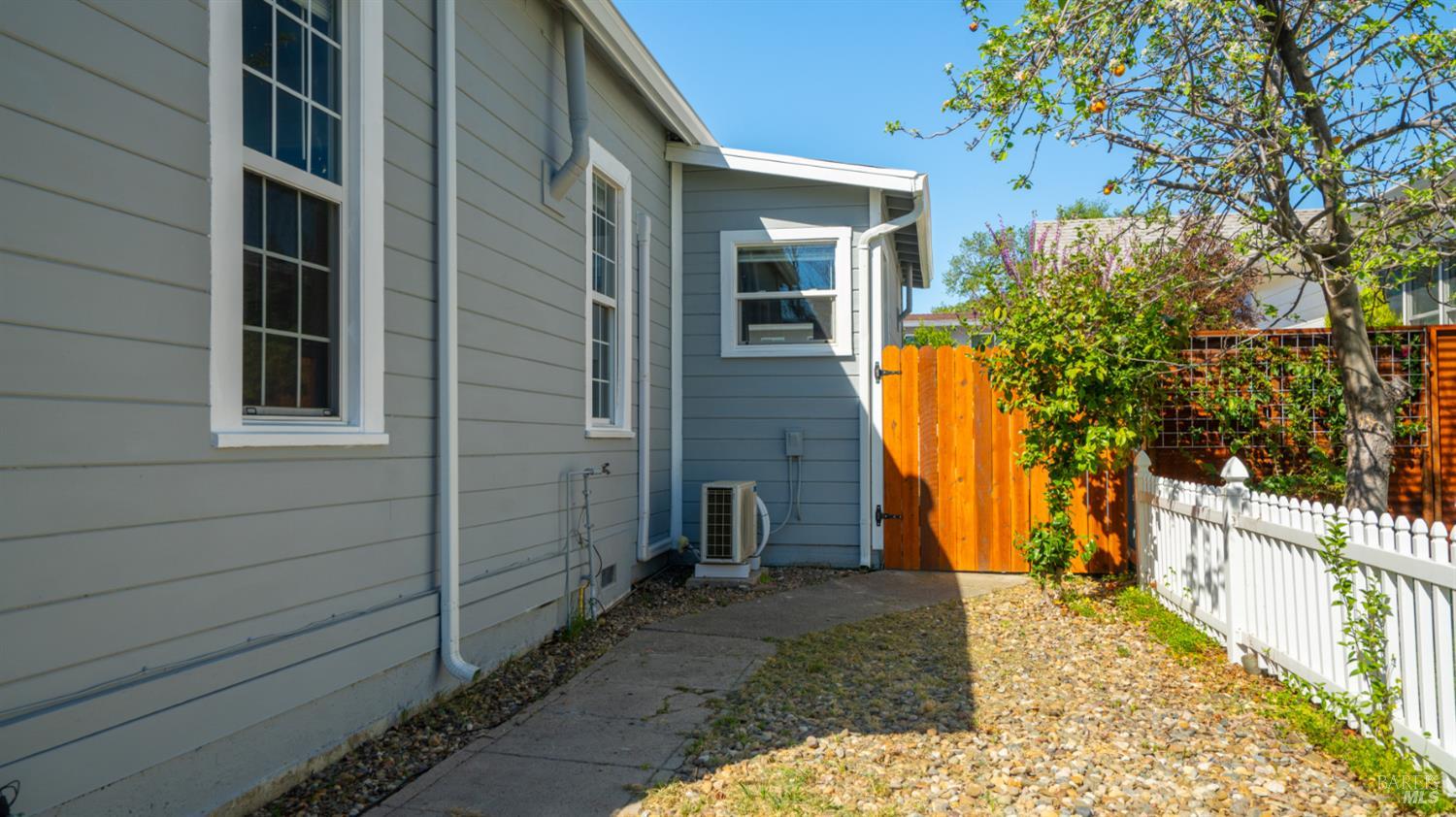 Detail Gallery Image 6 of 45 For 125 Kendal St, Vacaville,  CA 95688 - 3 Beds | 2 Baths