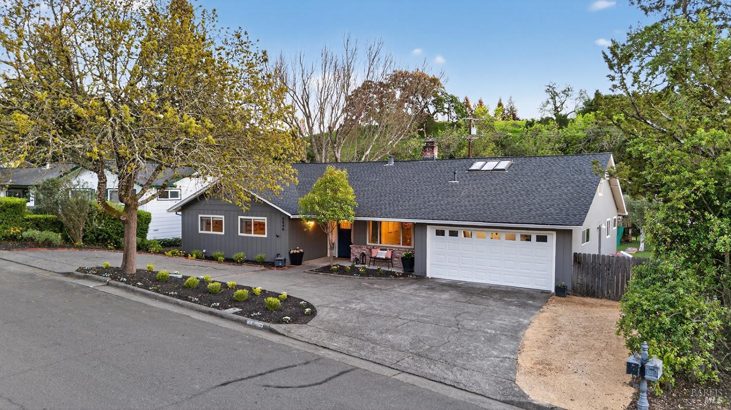 Detail Gallery Image 5 of 69 For 5846 Monte Verde Dr, Santa Rosa,  CA 95409 - 4 Beds | 2/1 Baths