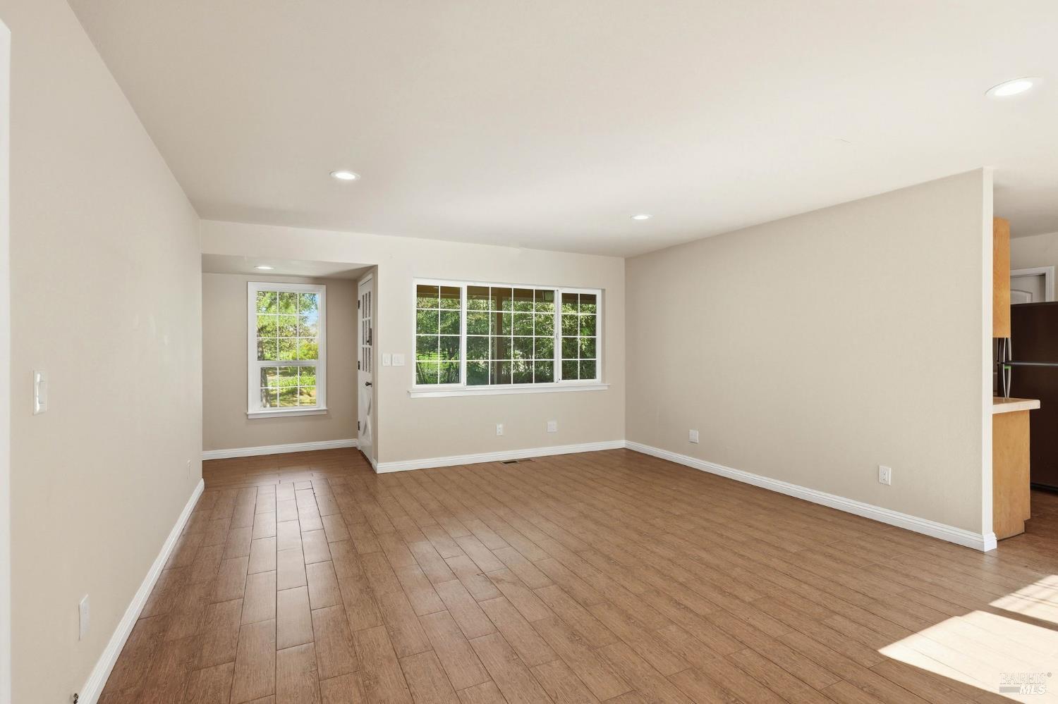 Detail Gallery Image 9 of 95 For 4305 Petaluma Hill Rd, Santa Rosa,  CA 95404 - 3 Beds | 2 Baths