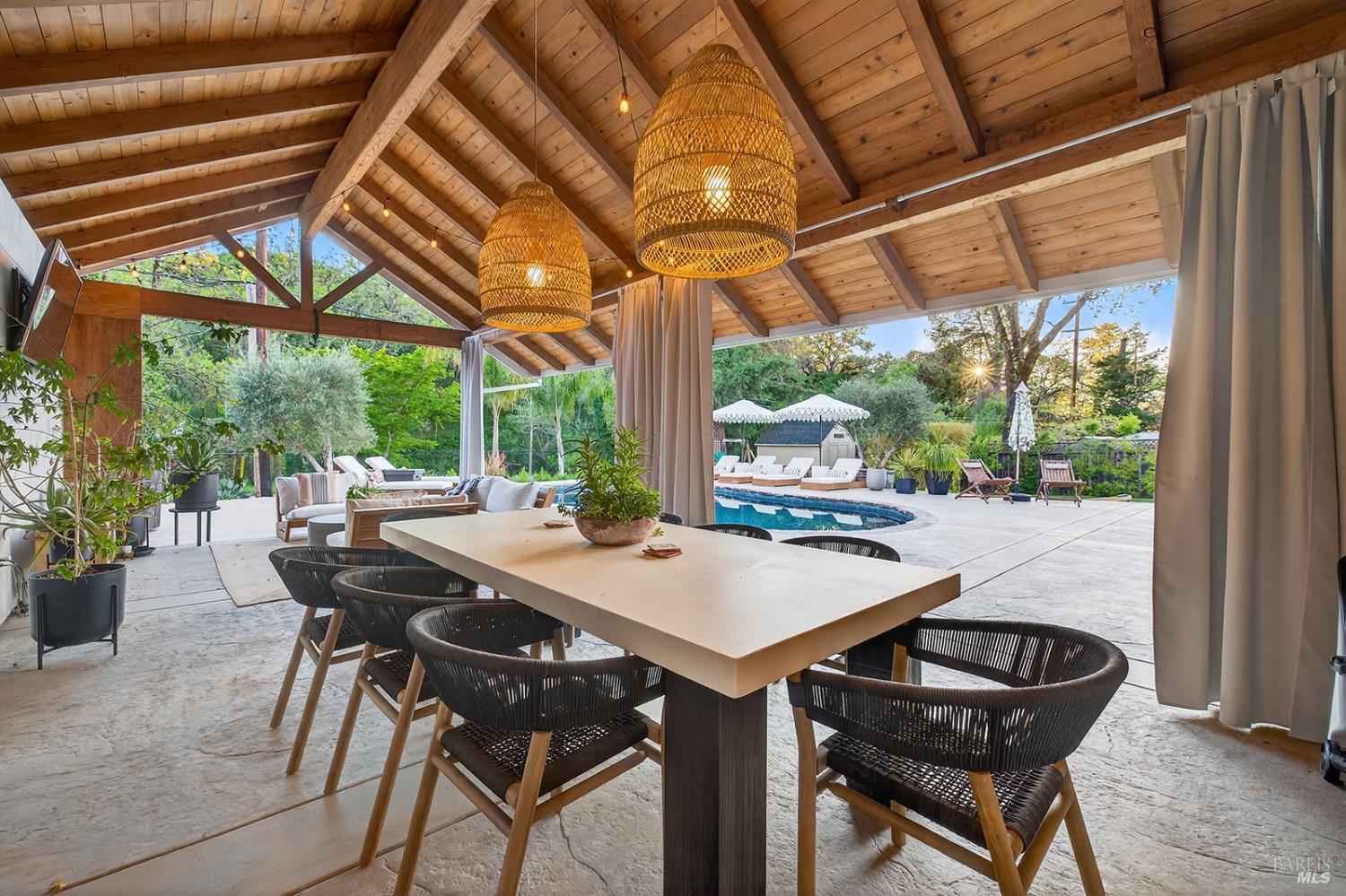 Detail Gallery Image 43 of 69 For 5846 Monte Verde Dr, Santa Rosa,  CA 95409 - 4 Beds | 2/1 Baths