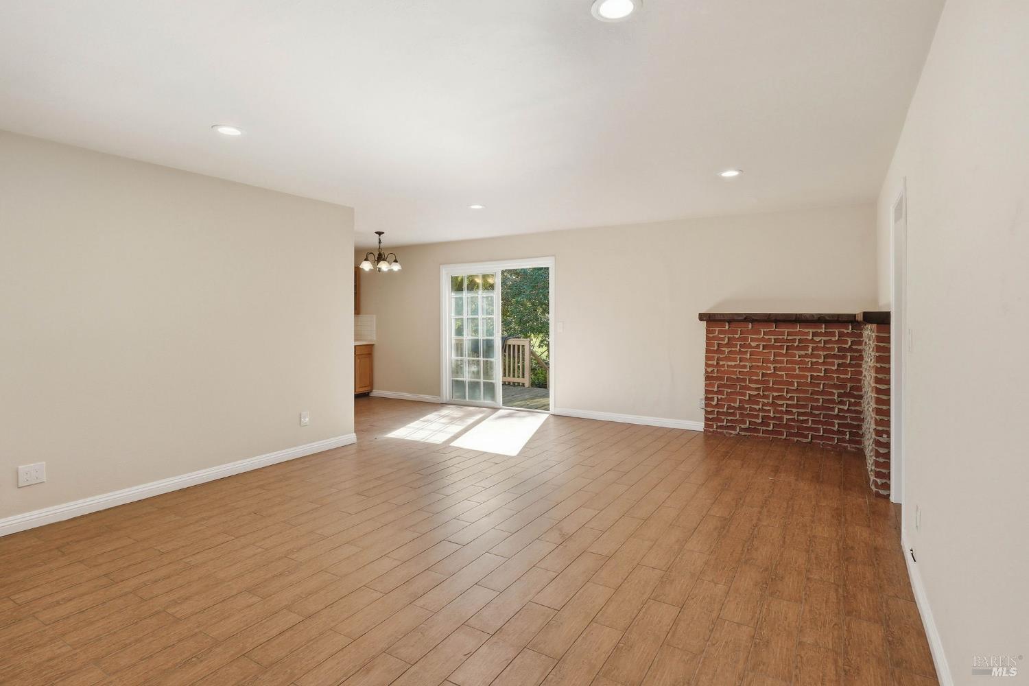 Detail Gallery Image 6 of 95 For 4305 Petaluma Hill Rd, Santa Rosa,  CA 95404 - 3 Beds | 2 Baths