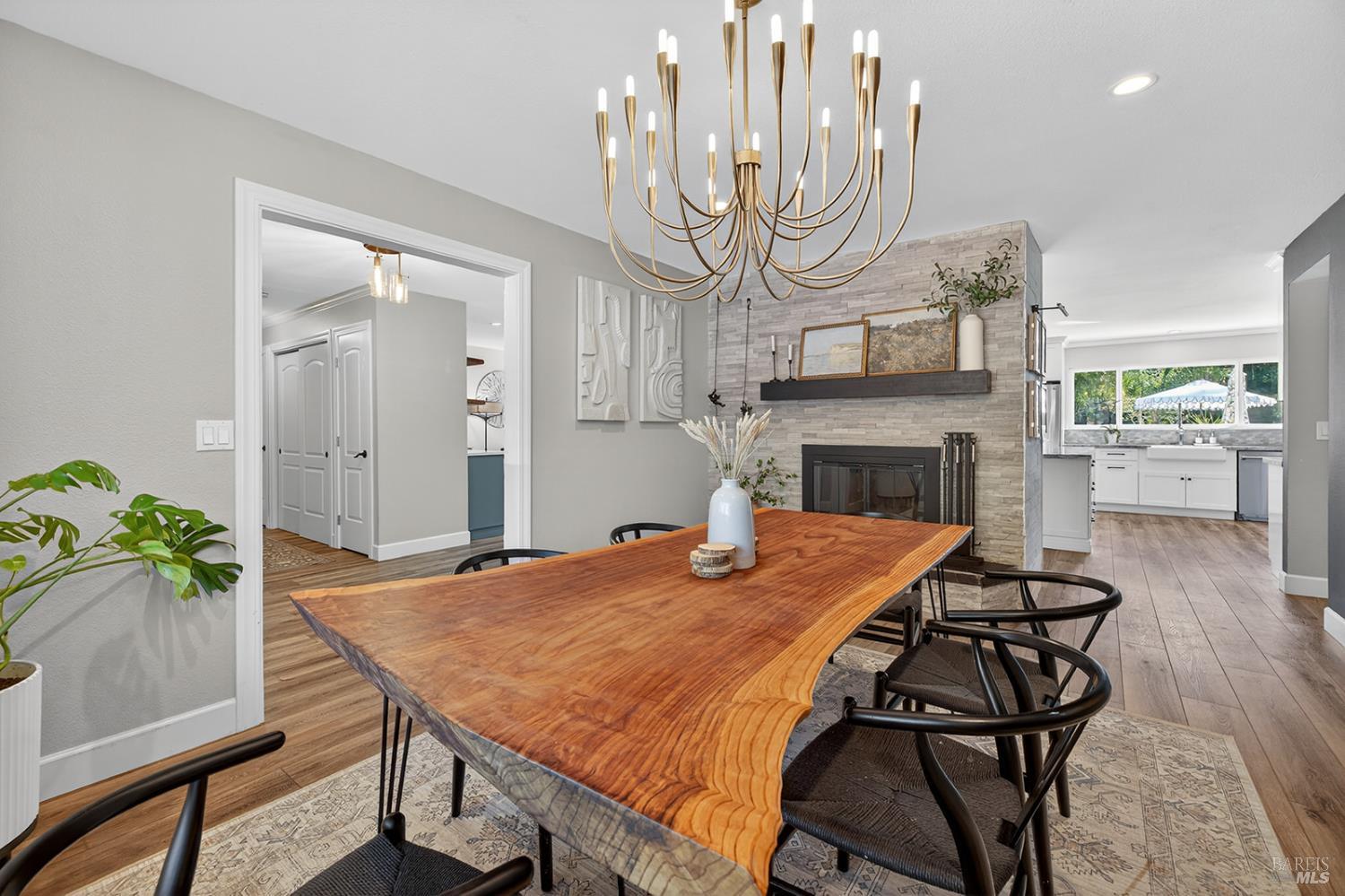 Detail Gallery Image 27 of 69 For 5846 Monte Verde Dr, Santa Rosa,  CA 95409 - 4 Beds | 2/1 Baths