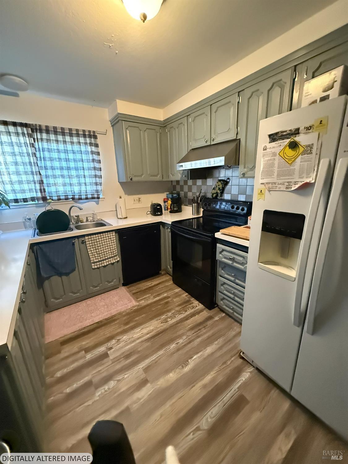 Detail Gallery Image 4 of 8 For 312 Spruce Ct, Vacaville,  CA 95687 - 4 Beds | 2 Baths