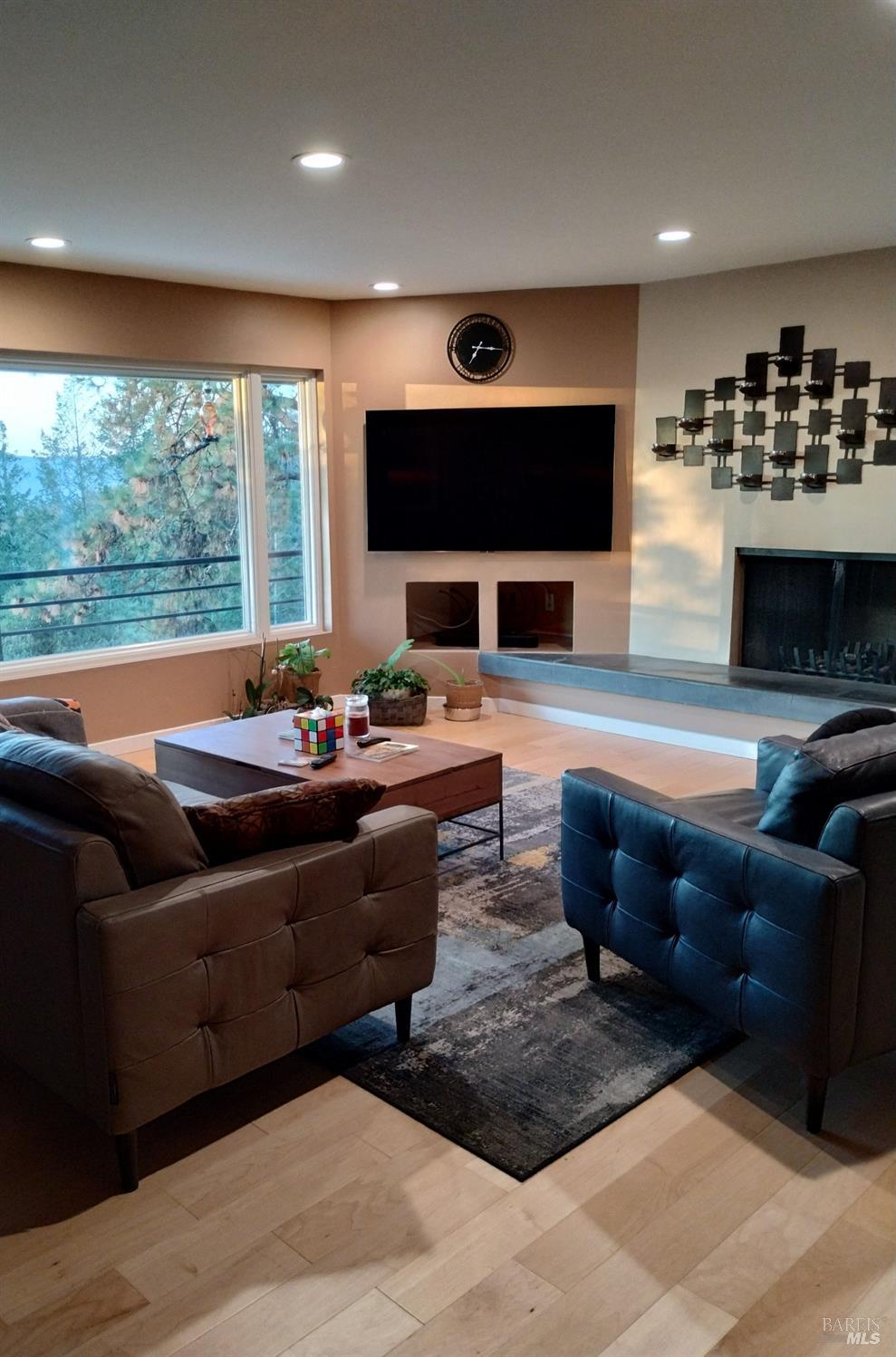 Detail Gallery Image 13 of 64 For 460 Bella Vista Dr, Angwin,  CA 94508 - 5 Beds | 3 Baths