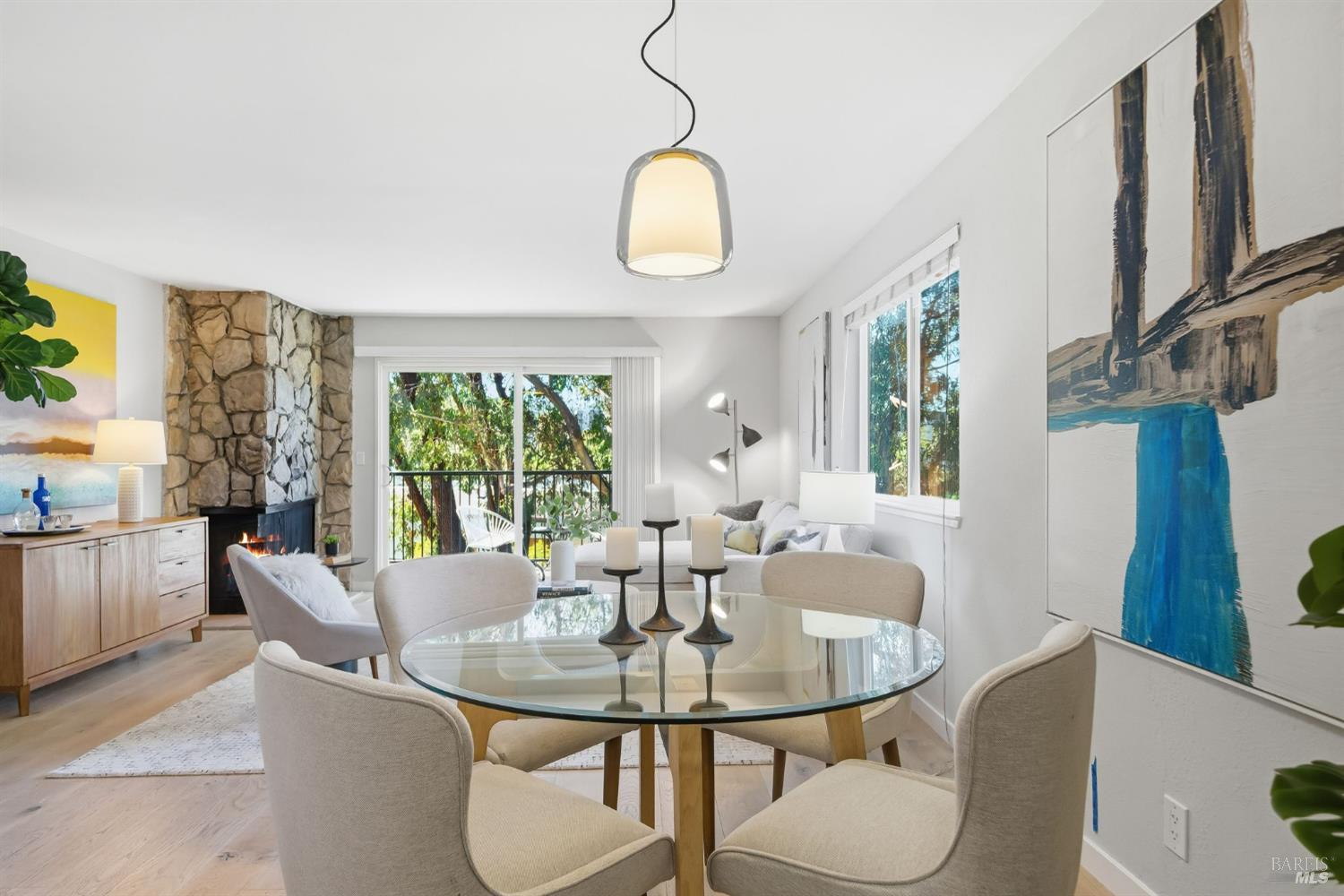 Detail Gallery Image 9 of 35 For 10 Professional Center Pkwy #1,  San Rafael,  CA 94903 - 2 Beds | 1/1 Baths