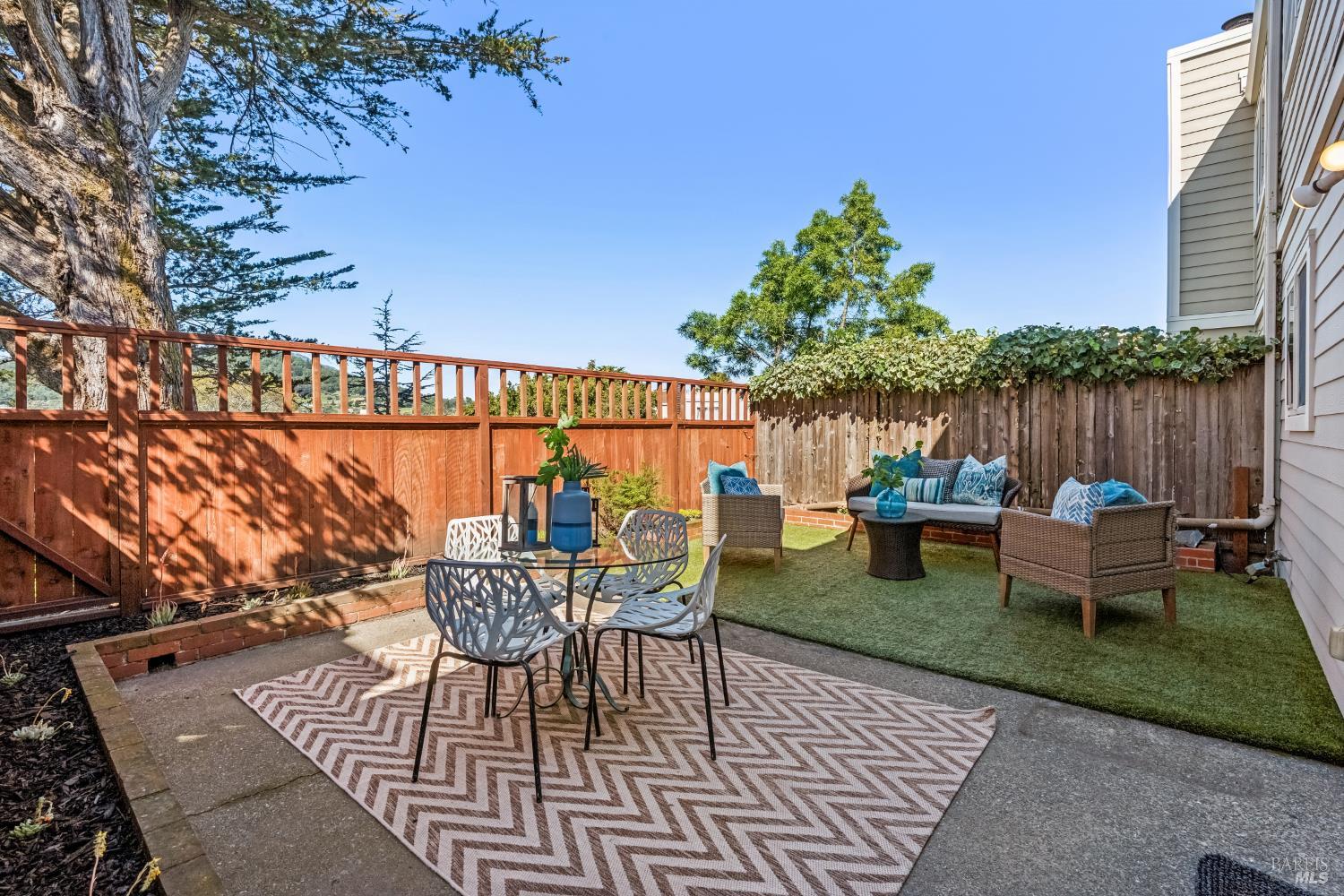 Detail Gallery Image 19 of 45 For 125 Mariner Green Ct, Corte Madera,  CA 94925 - 4 Beds | 2/1 Baths