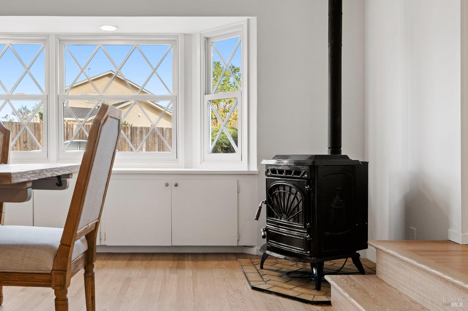 Detail Gallery Image 20 of 76 For 35 Corte Alta Unkn, Novato,  CA 94949 - 4 Beds | 2/1 Baths