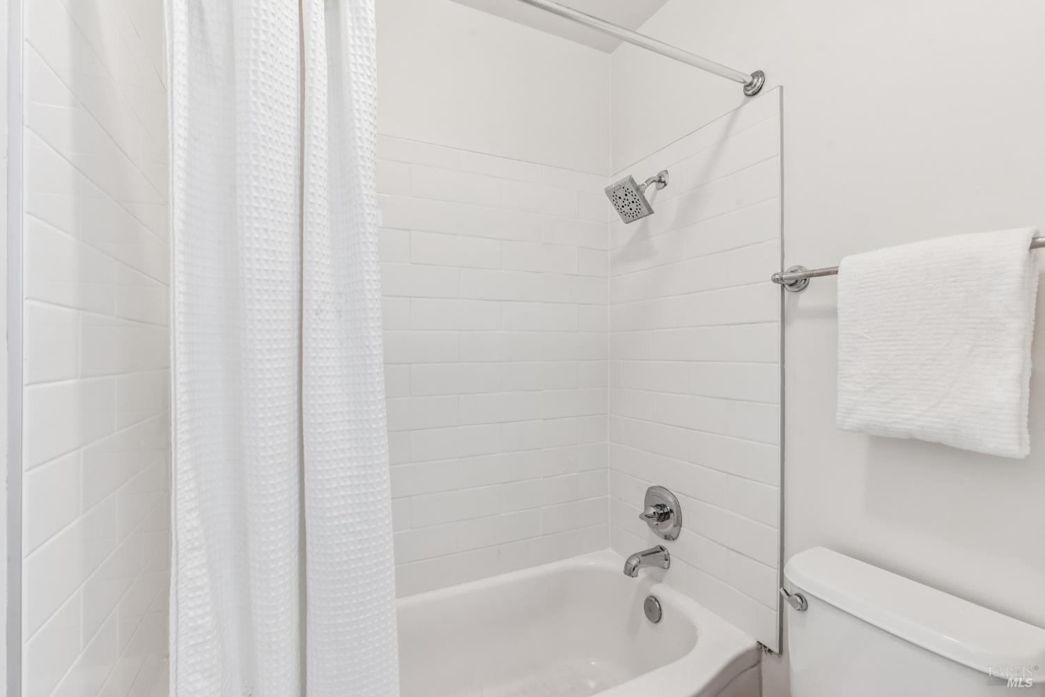 Detail Gallery Image 27 of 45 For 125 Mariner Green Ct, Corte Madera,  CA 94925 - 4 Beds | 2/1 Baths