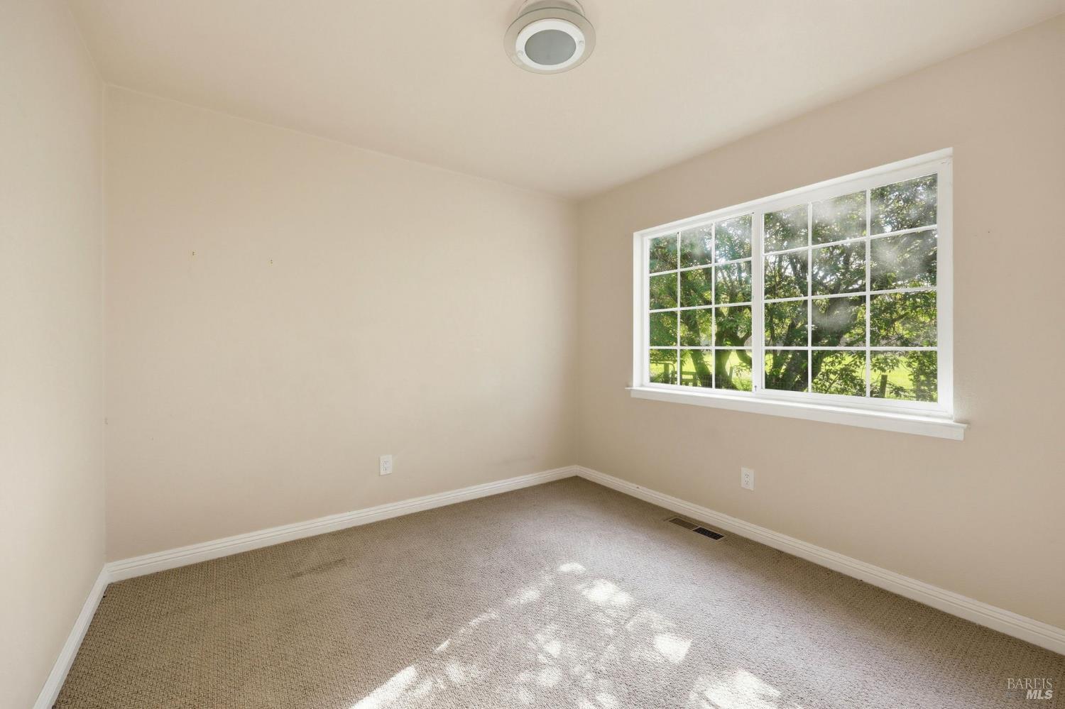 Detail Gallery Image 22 of 95 For 4305 Petaluma Hill Rd, Santa Rosa,  CA 95404 - 3 Beds | 2 Baths