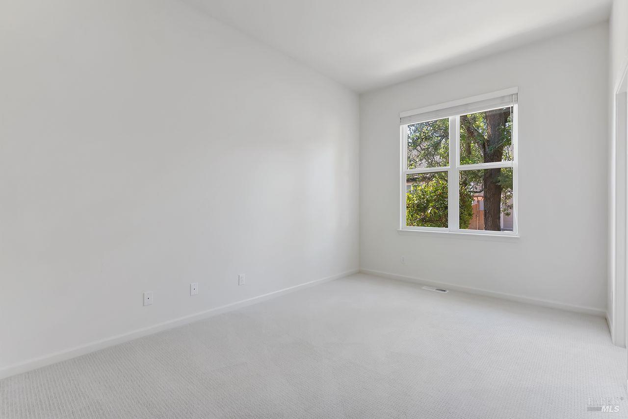 Detail Gallery Image 25 of 35 For 205 Saddle Wood Dr, Novato,  CA 94945 - 4 Beds | 3/1 Baths