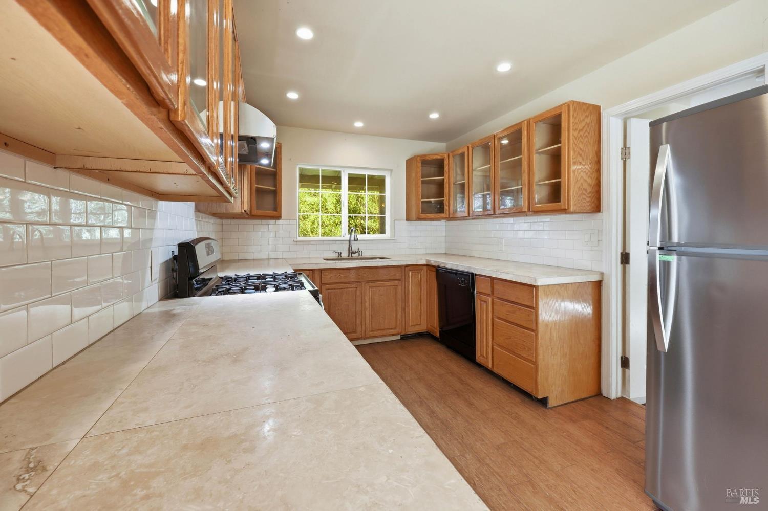 Detail Gallery Image 10 of 95 For 4305 Petaluma Hill Rd, Santa Rosa,  CA 95404 - 3 Beds | 2 Baths