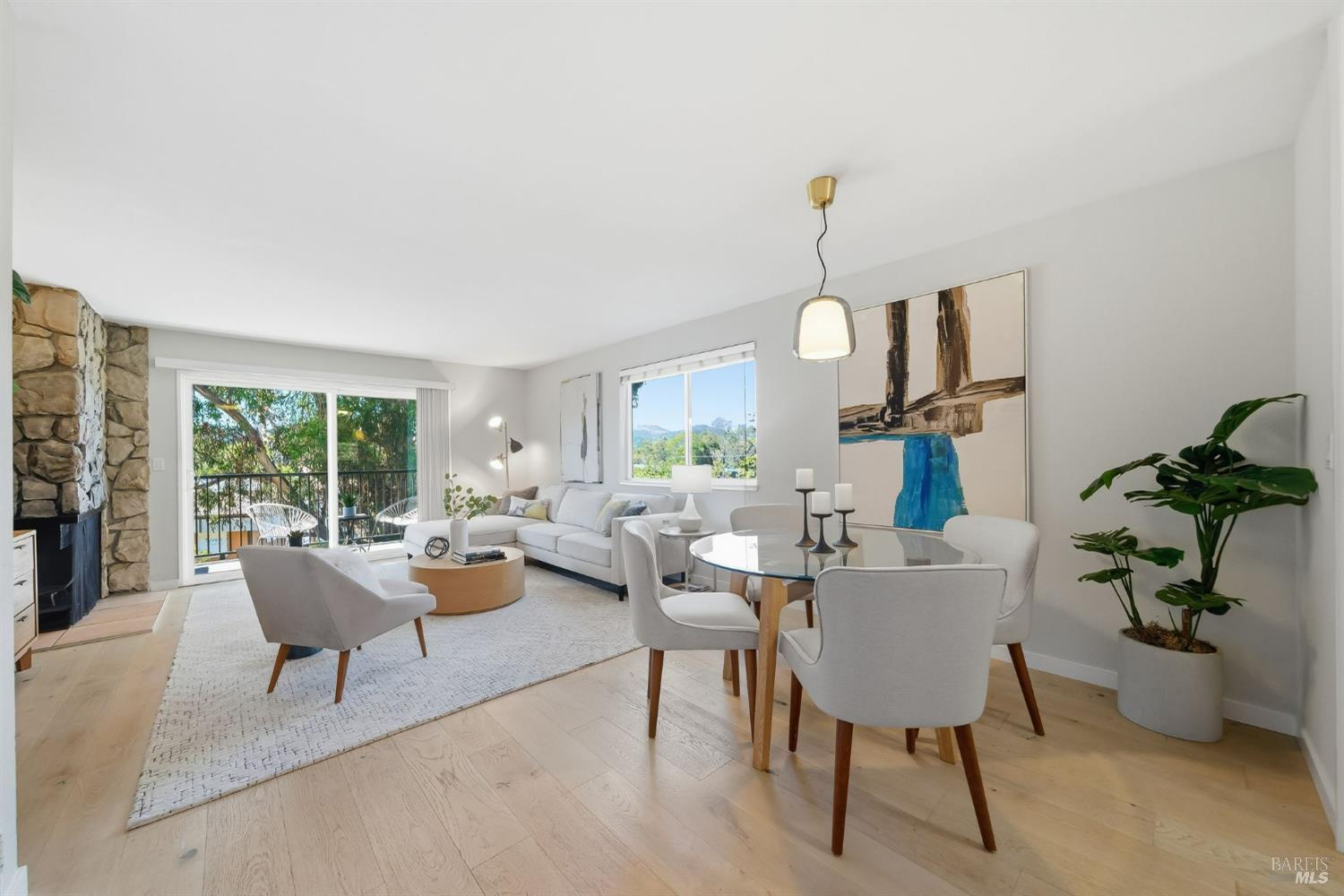 Detail Gallery Image 2 of 35 For 10 Professional Center Pkwy #1,  San Rafael,  CA 94903 - 2 Beds | 1/1 Baths