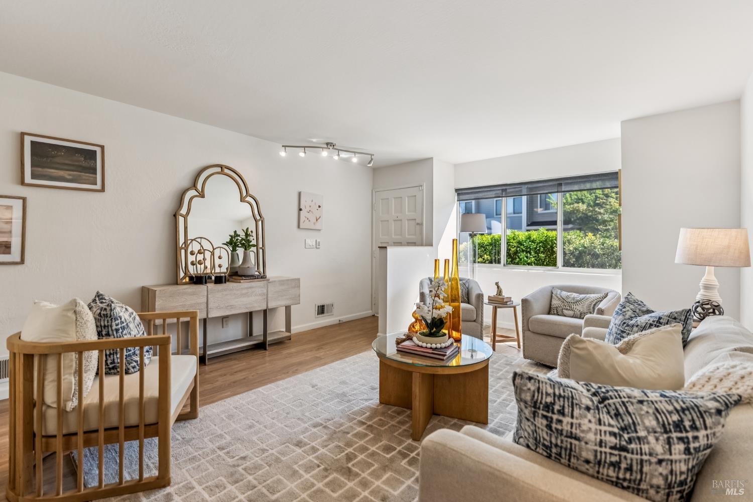 Detail Gallery Image 10 of 45 For 125 Mariner Green Ct, Corte Madera,  CA 94925 - 4 Beds | 2/1 Baths