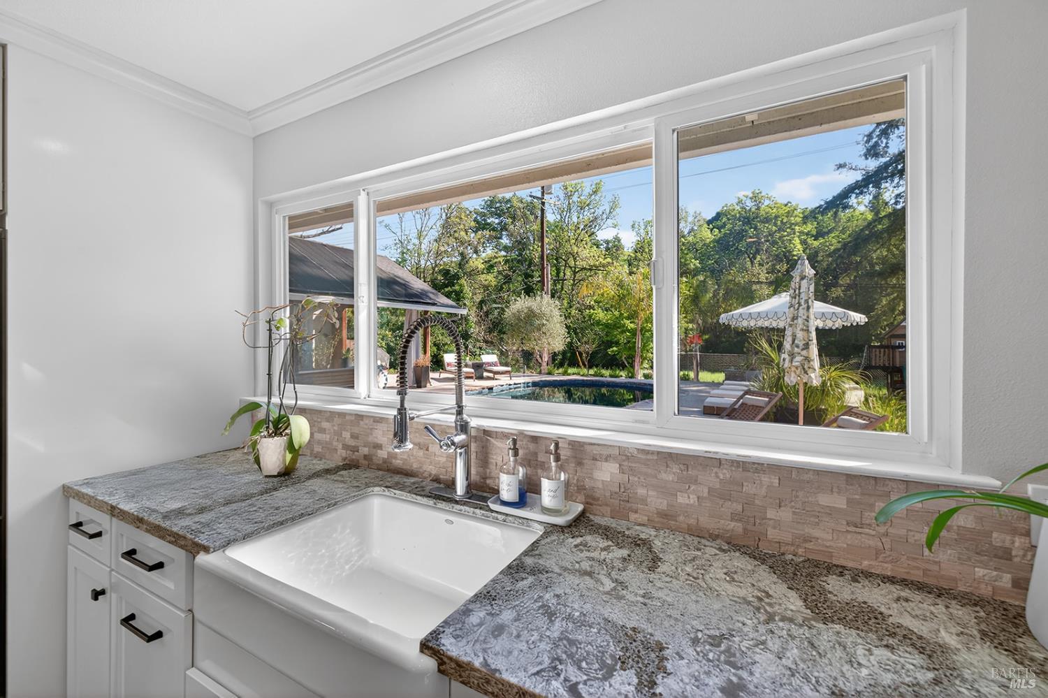 Detail Gallery Image 19 of 69 For 5846 Monte Verde Dr, Santa Rosa,  CA 95409 - 4 Beds | 2/1 Baths