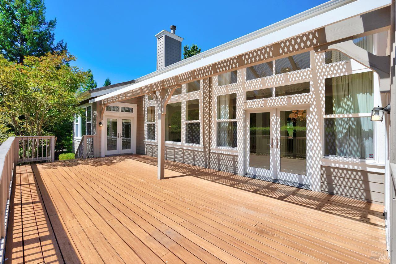 Detail Gallery Image 33 of 35 For 205 Saddle Wood Dr, Novato,  CA 94945 - 4 Beds | 3/1 Baths