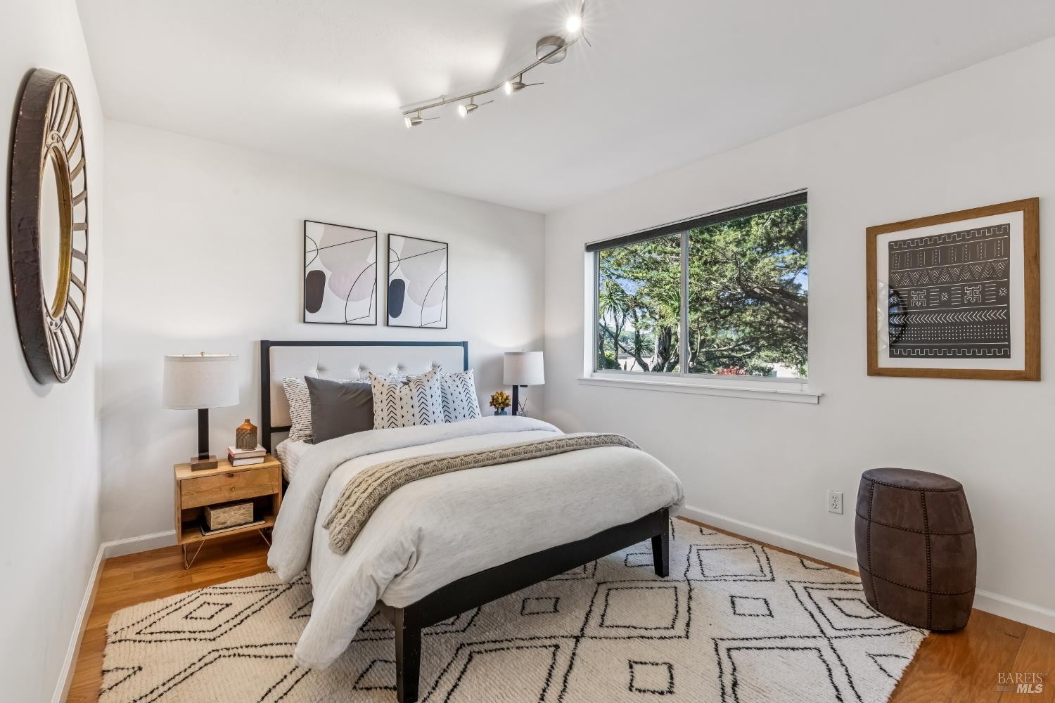 Detail Gallery Image 29 of 45 For 125 Mariner Green Ct, Corte Madera,  CA 94925 - 4 Beds | 2/1 Baths