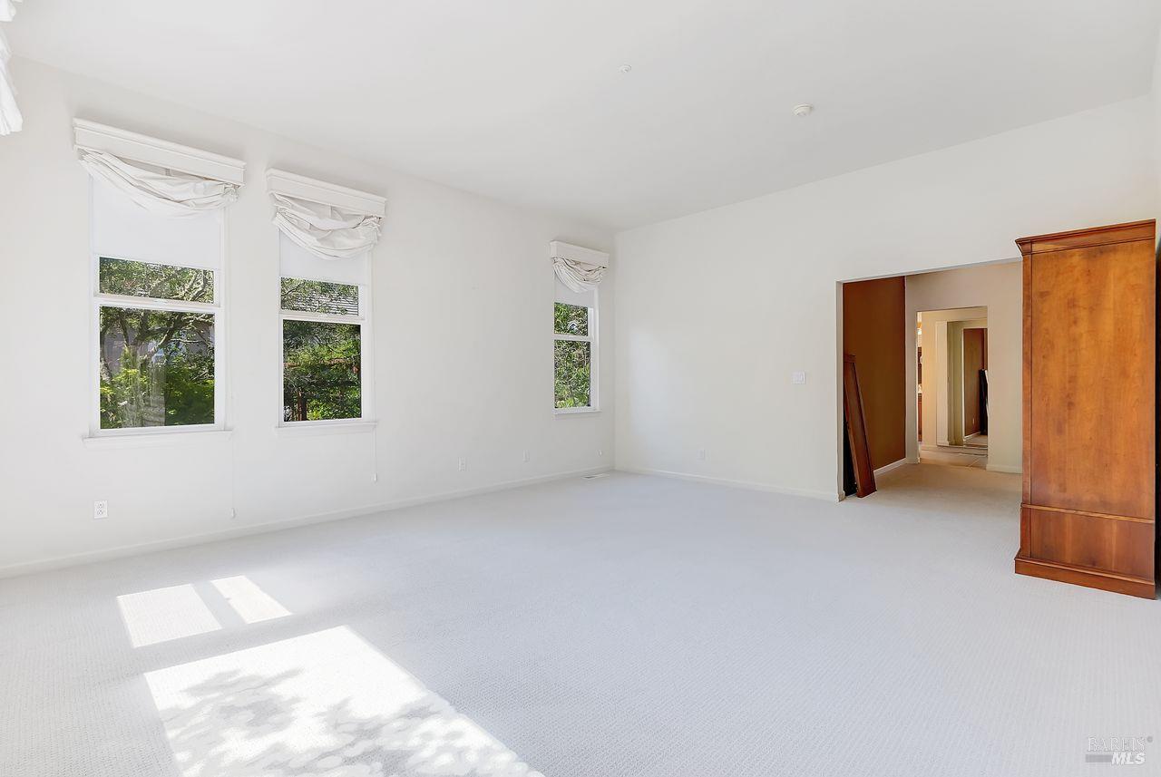 Detail Gallery Image 21 of 35 For 205 Saddle Wood Dr, Novato,  CA 94945 - 4 Beds | 3/1 Baths