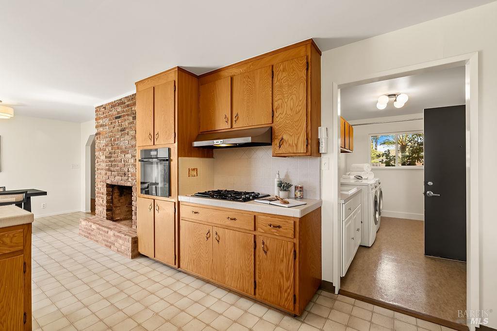 Detail Gallery Image 10 of 35 For 878 Pauline Ct, Santa Rosa,  CA 95401 - 3 Beds | 2 Baths