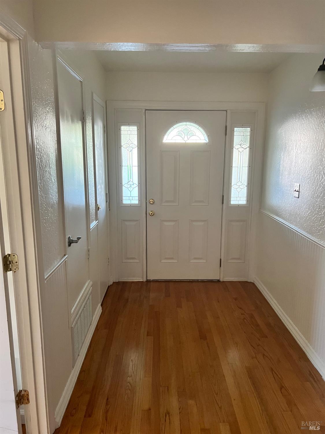 Detail Gallery Image 14 of 20 For 815 Canary Dr, Suisun City,  CA 94585 - 5 Beds | 3 Baths