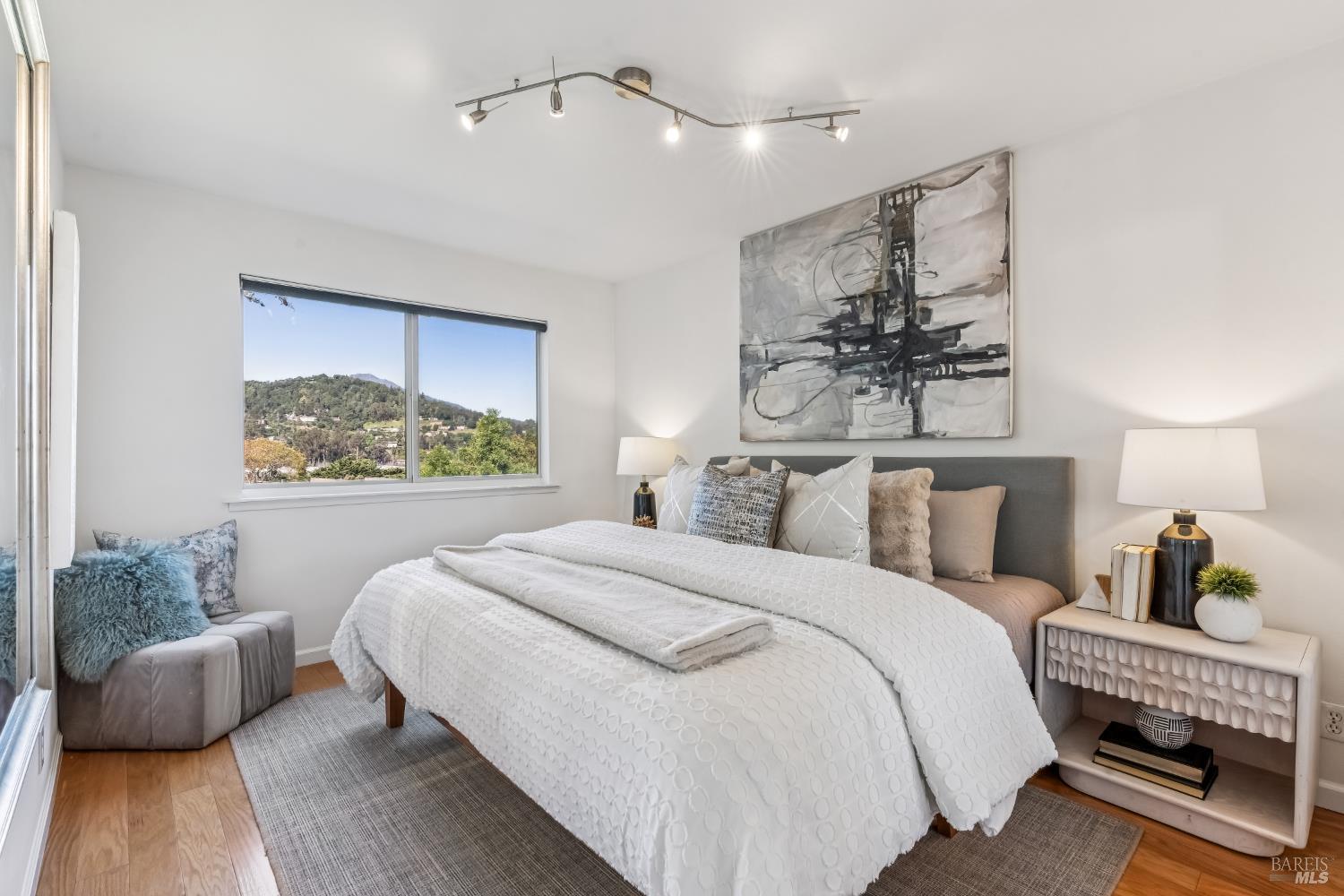 Detail Gallery Image 31 of 45 For 125 Mariner Green Ct, Corte Madera,  CA 94925 - 4 Beds | 2/1 Baths