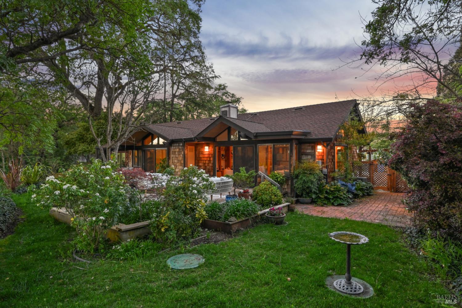 Detail Gallery Image 8 of 60 For 1460 Felder Rd, Sonoma,  CA 95476 - 2 Beds | 2/1 Baths