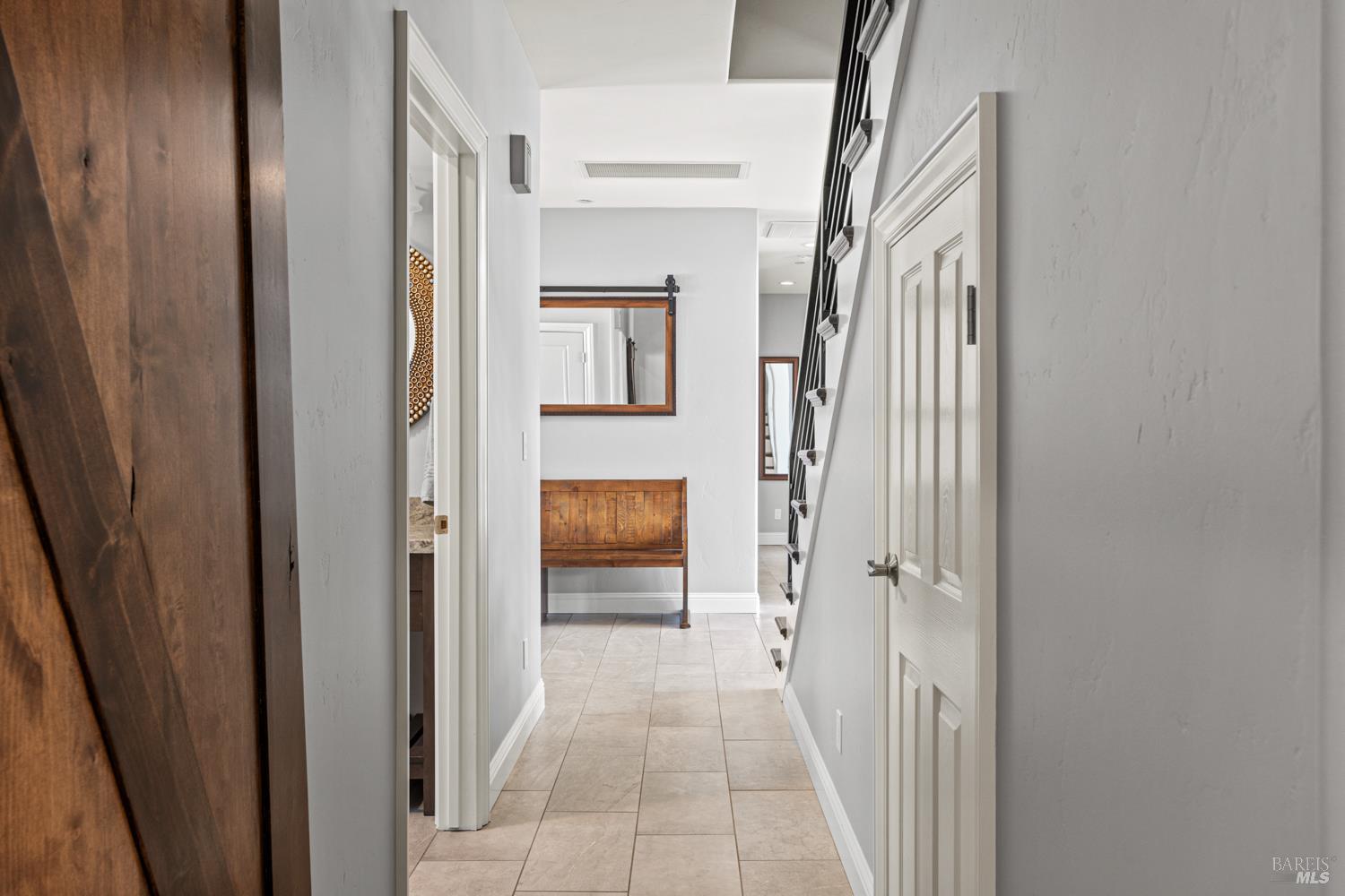 Detail Gallery Image 25 of 52 For 4561 Lake Ridge Rd, Ukiah,  CA 95482 - 4 Beds | 2/1 Baths