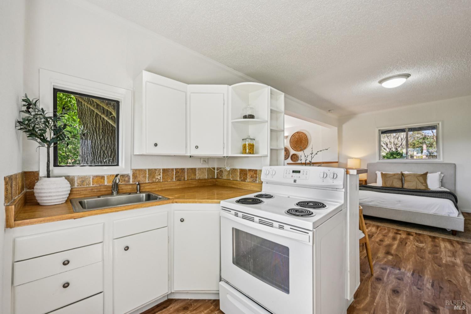 Detail Gallery Image 41 of 60 For 1460 Felder Rd, Sonoma,  CA 95476 - 2 Beds | 2/1 Baths