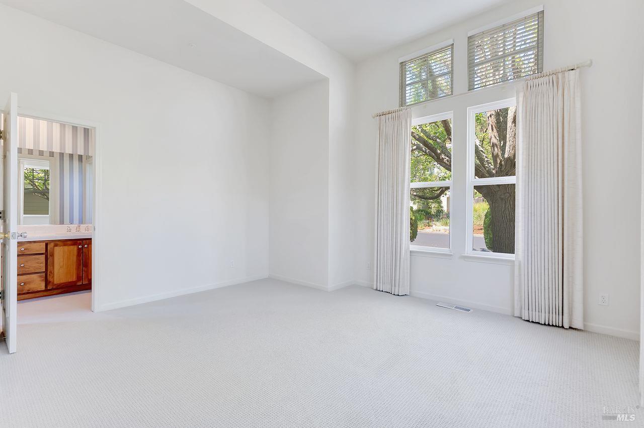 Detail Gallery Image 31 of 35 For 205 Saddle Wood Dr, Novato,  CA 94945 - 4 Beds | 3/1 Baths