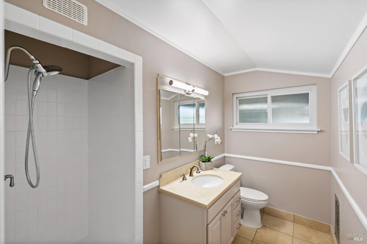 Detail Gallery Image 31 of 76 For 35 Corte Alta Unkn, Novato,  CA 94949 - 4 Beds | 2/1 Baths