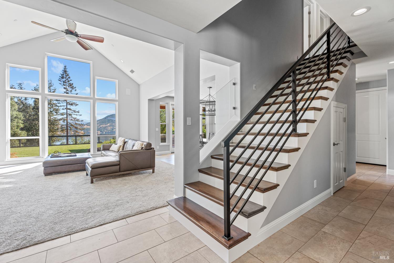 Detail Gallery Image 28 of 52 For 4561 Lake Ridge Rd, Ukiah,  CA 95482 - 4 Beds | 2/1 Baths