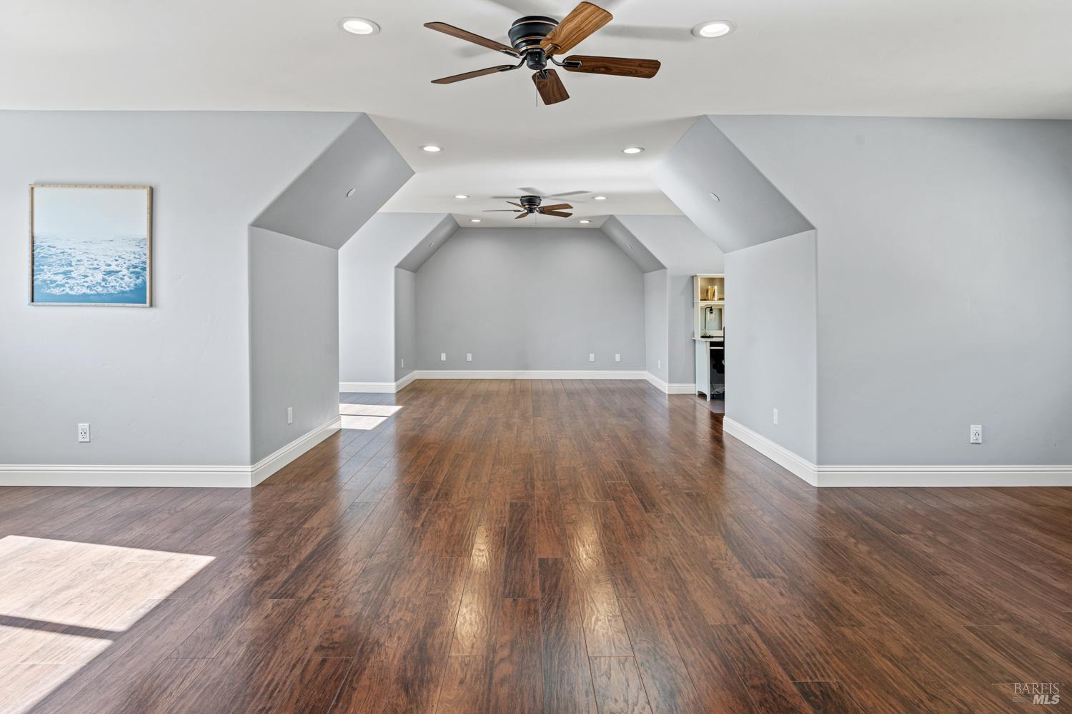 Detail Gallery Image 32 of 52 For 4561 Lake Ridge Rd, Ukiah,  CA 95482 - 4 Beds | 2/1 Baths