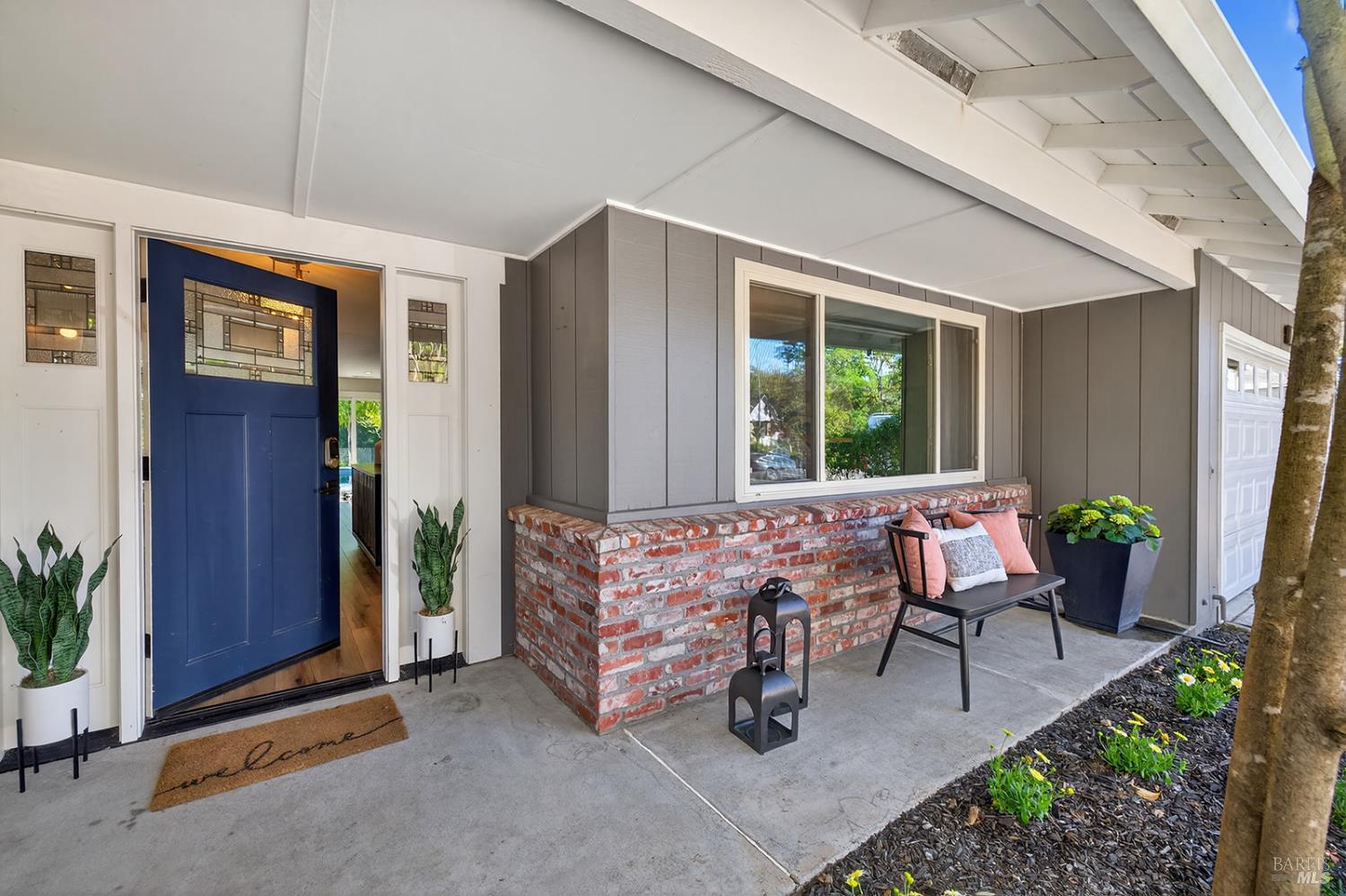 Detail Gallery Image 7 of 69 For 5846 Monte Verde Dr, Santa Rosa,  CA 95409 - 4 Beds | 2/1 Baths