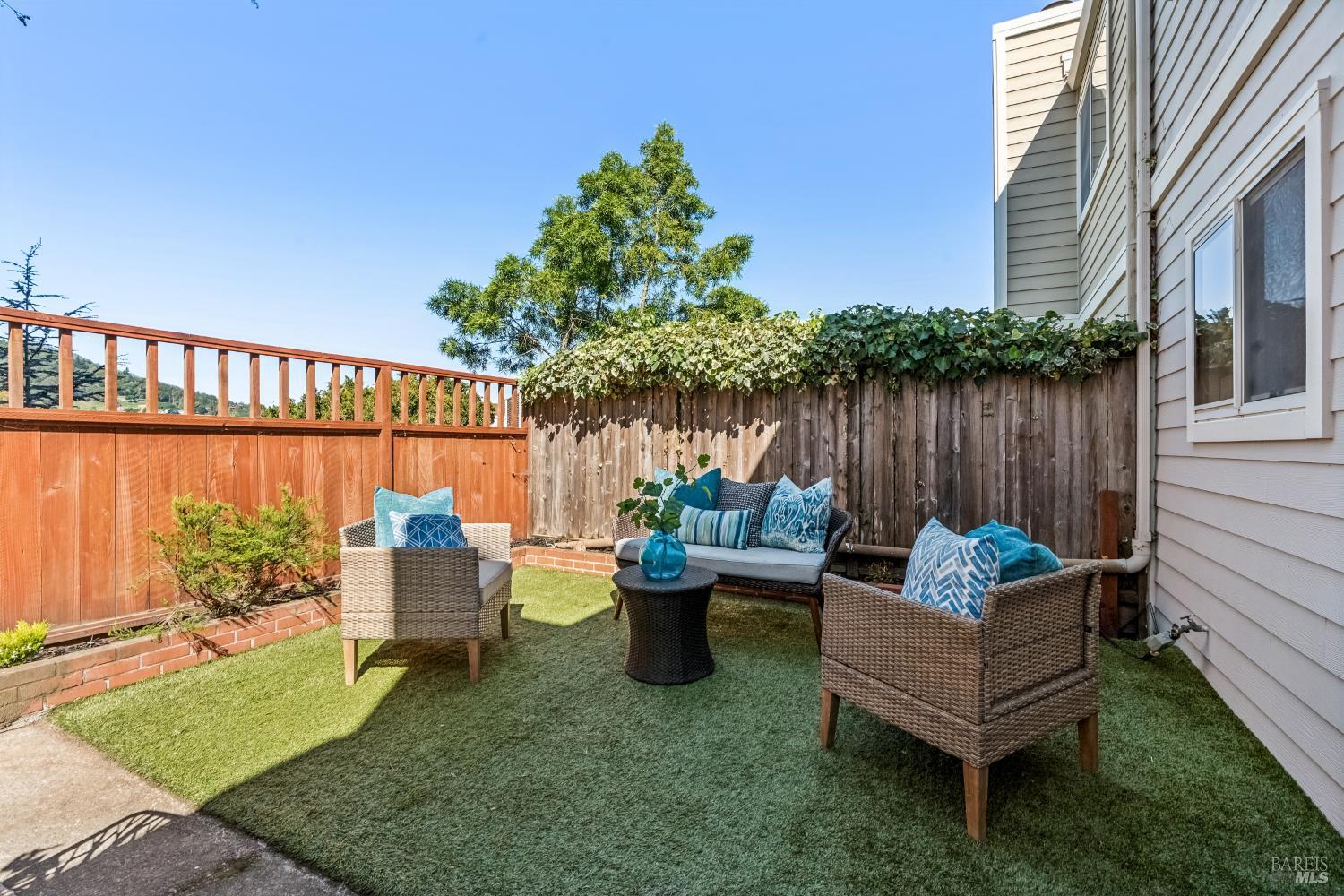 Detail Gallery Image 21 of 45 For 125 Mariner Green Ct, Corte Madera,  CA 94925 - 4 Beds | 2/1 Baths