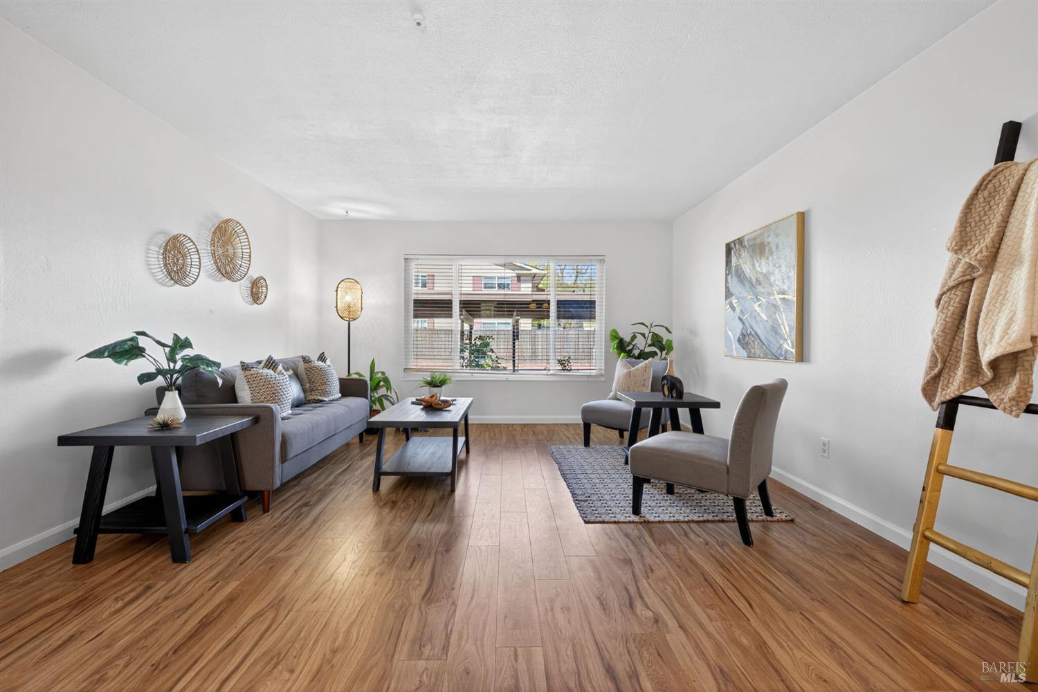 Detail Gallery Image 6 of 30 For 300 Stony Point Rd #139,  Santa Rosa,  CA 95401 - 1 Beds | 1 Baths