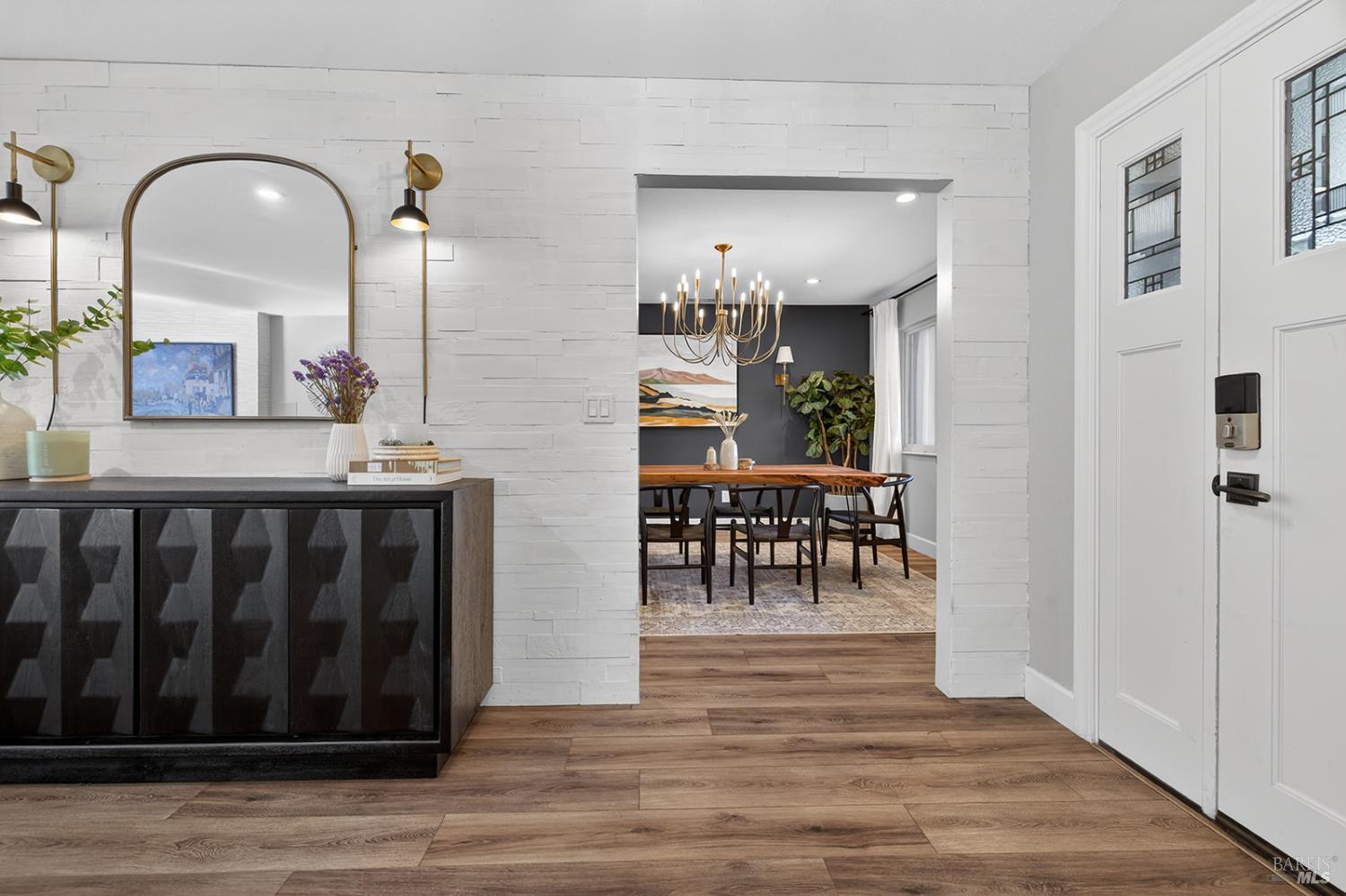 Detail Gallery Image 10 of 69 For 5846 Monte Verde Dr, Santa Rosa,  CA 95409 - 4 Beds | 2/1 Baths