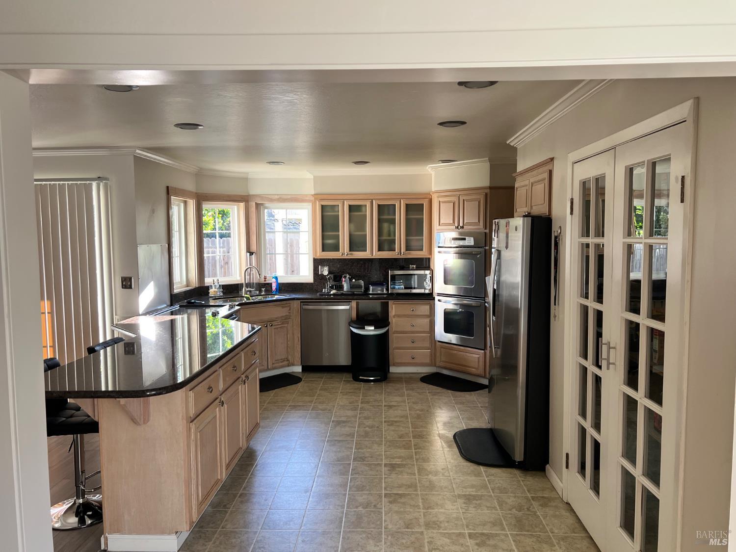 Detail Gallery Image 2 of 20 For 815 Canary Dr, Suisun City,  CA 94585 - 5 Beds | 3 Baths