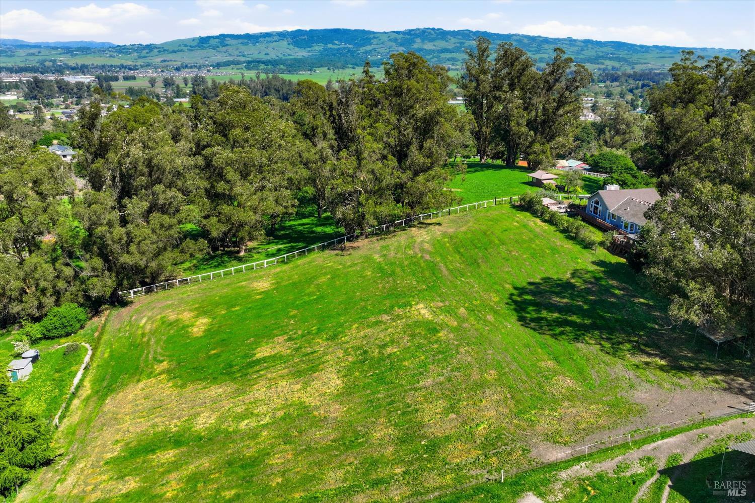 Detail Gallery Image 12 of 79 For 411 Highland Ave, Penngrove,  CA 94951 - – Beds | – Baths