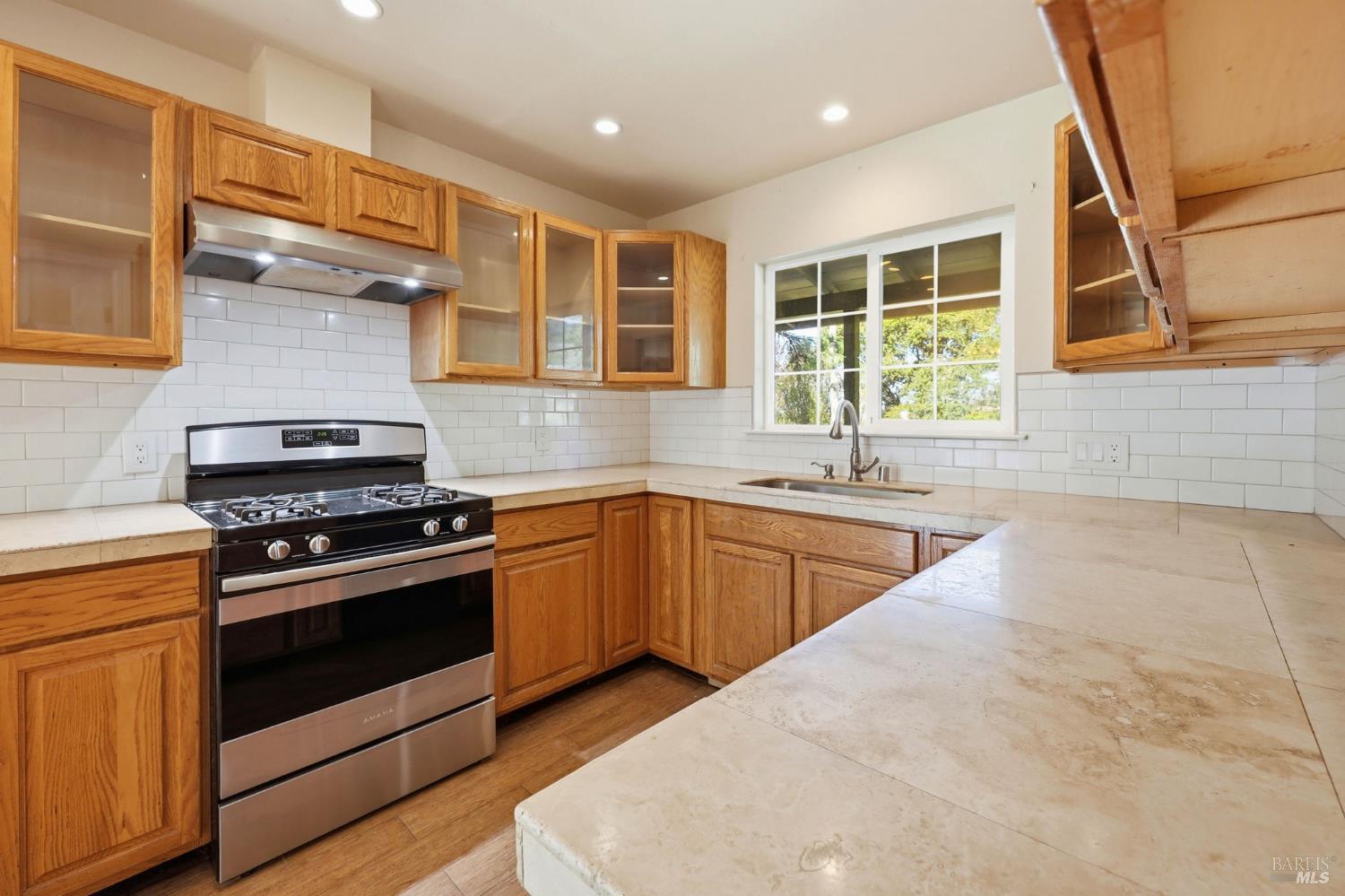 Detail Gallery Image 11 of 95 For 4305 Petaluma Hill Rd, Santa Rosa,  CA 95404 - 3 Beds | 2 Baths