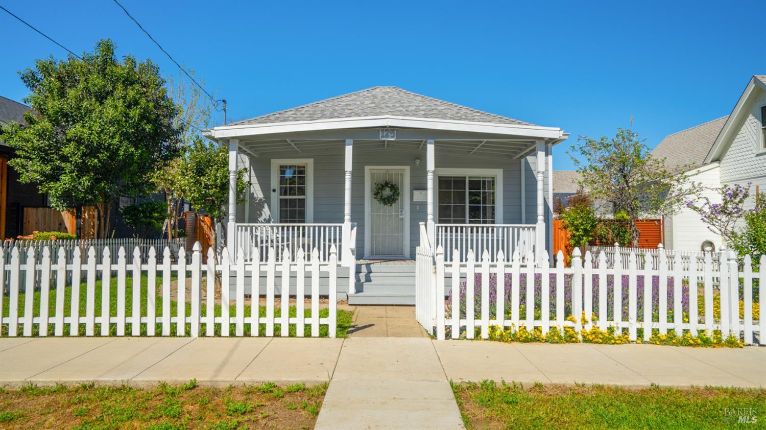 Detail Gallery Image 2 of 45 For 125 Kendal St, Vacaville,  CA 95688 - 3 Beds | 2 Baths
