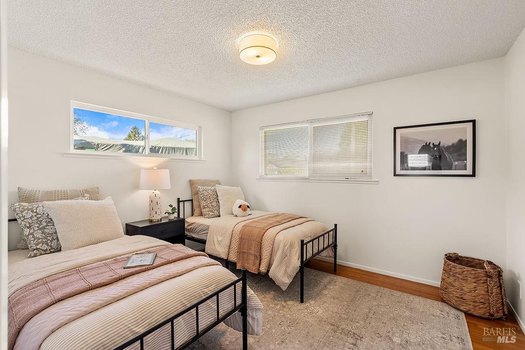 Detail Gallery Image 13 of 35 For 878 Pauline Ct, Santa Rosa,  CA 95401 - 3 Beds | 2 Baths