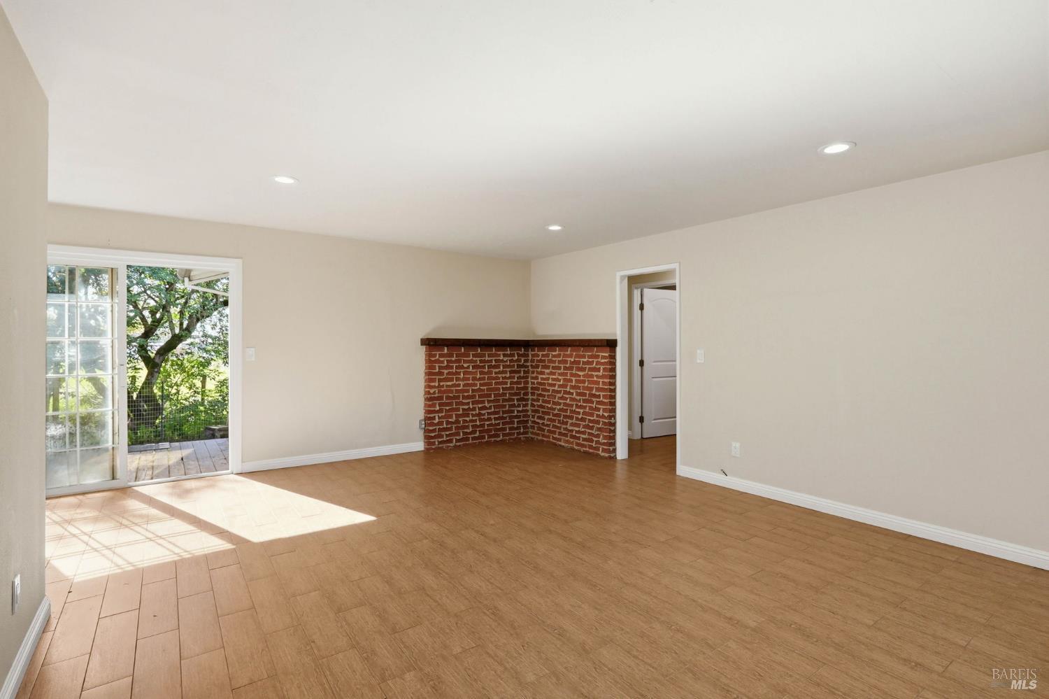 Detail Gallery Image 7 of 95 For 4305 Petaluma Hill Rd, Santa Rosa,  CA 95404 - 3 Beds | 2 Baths