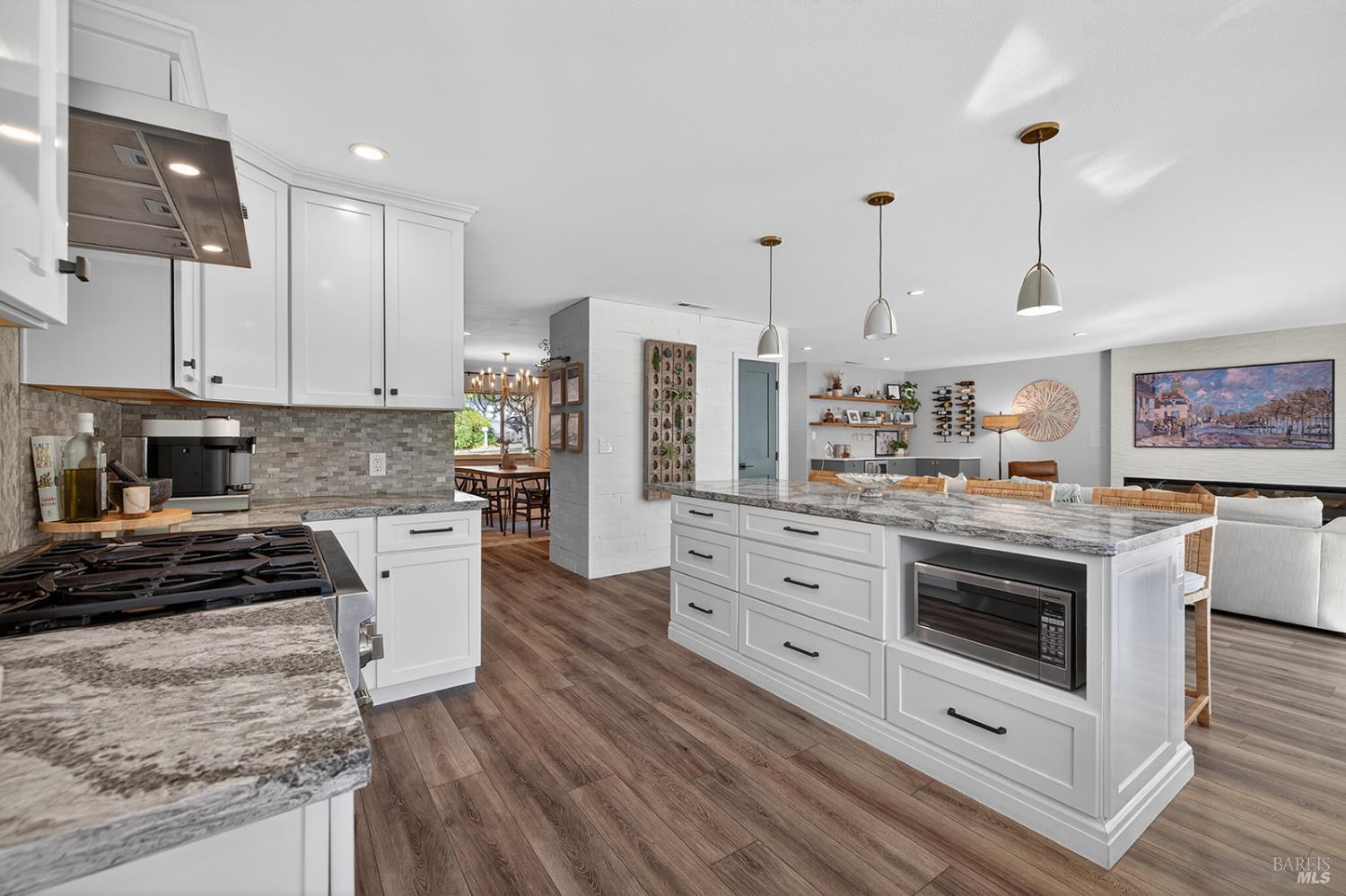 Detail Gallery Image 29 of 69 For 5846 Monte Verde Dr, Santa Rosa,  CA 95409 - 4 Beds | 2/1 Baths