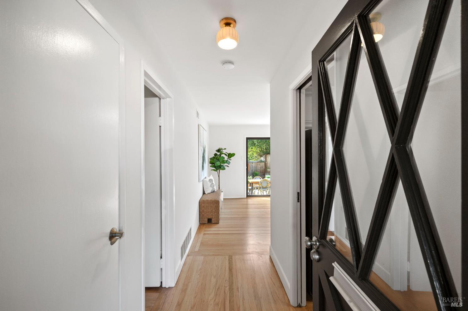 Detail Gallery Image 7 of 76 For 35 Corte Alta Unkn, Novato,  CA 94949 - 4 Beds | 2/1 Baths