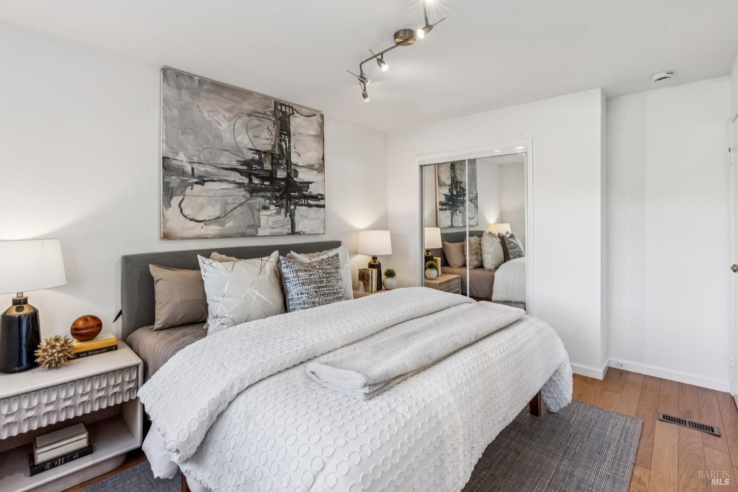 Detail Gallery Image 32 of 45 For 125 Mariner Green Ct, Corte Madera,  CA 94925 - 4 Beds | 2/1 Baths