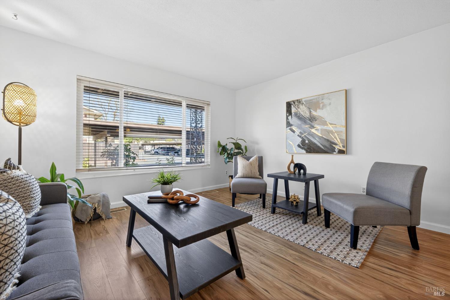 Detail Gallery Image 11 of 30 For 300 Stony Point Rd #139,  Santa Rosa,  CA 95401 - 1 Beds | 1 Baths