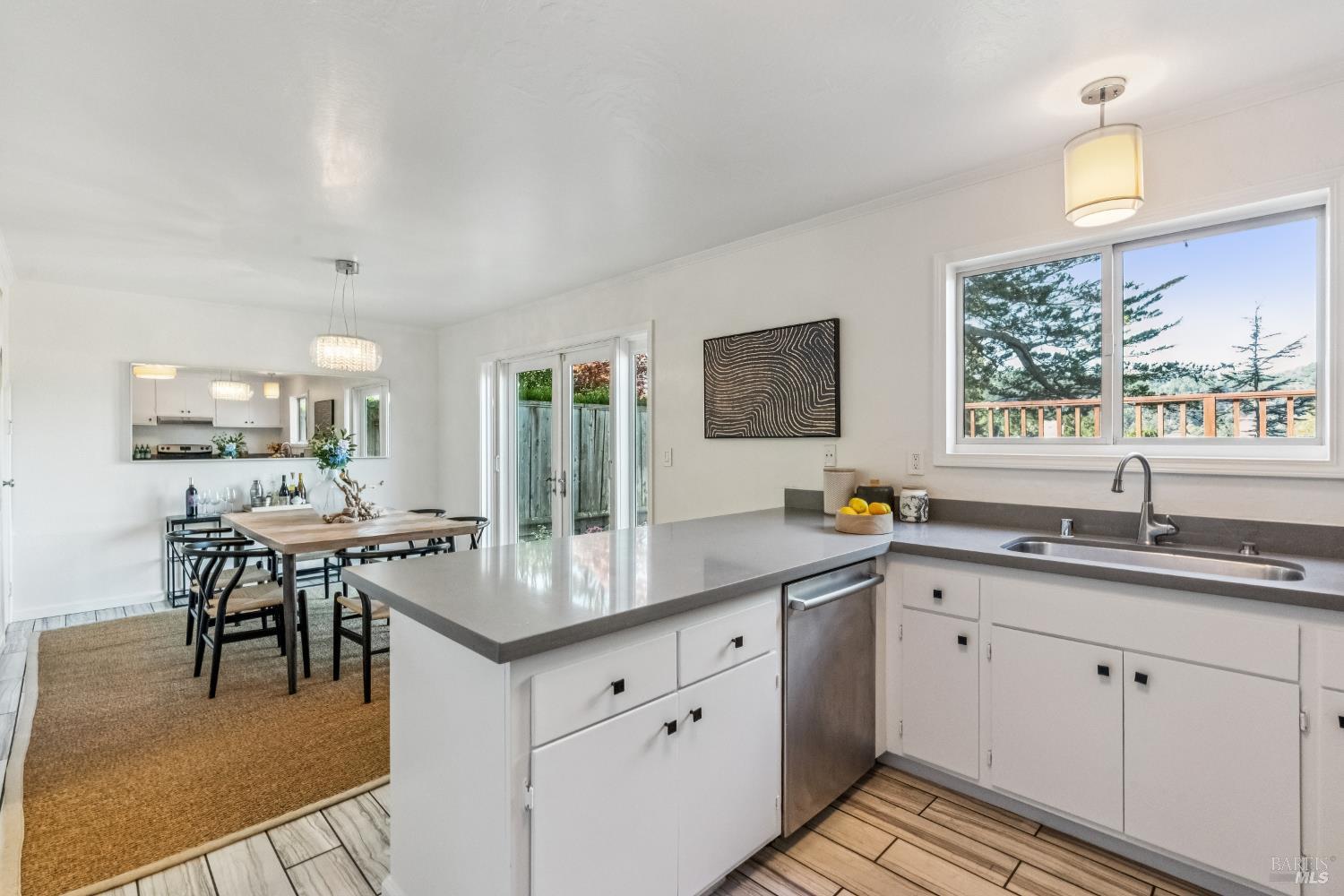 Detail Gallery Image 15 of 45 For 125 Mariner Green Ct, Corte Madera,  CA 94925 - 4 Beds | 2/1 Baths