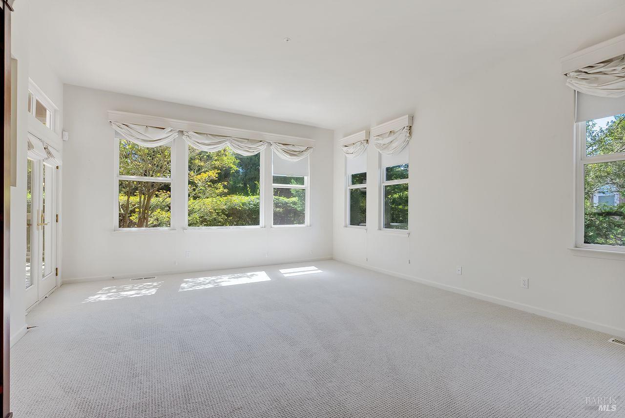 Detail Gallery Image 19 of 35 For 205 Saddle Wood Dr, Novato,  CA 94945 - 4 Beds | 3/1 Baths